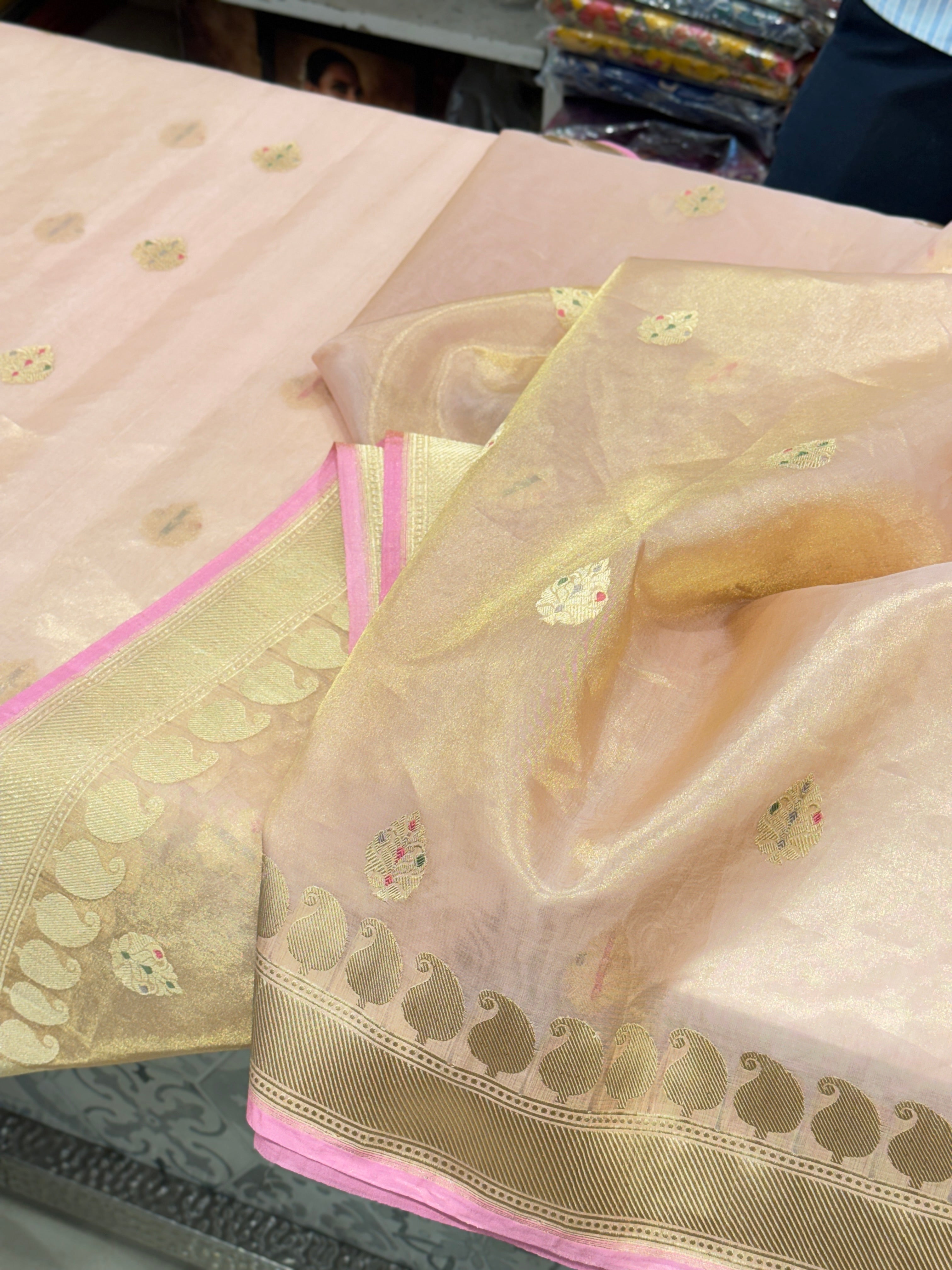 Handloom Banarasi Tissue Kadwa Saree