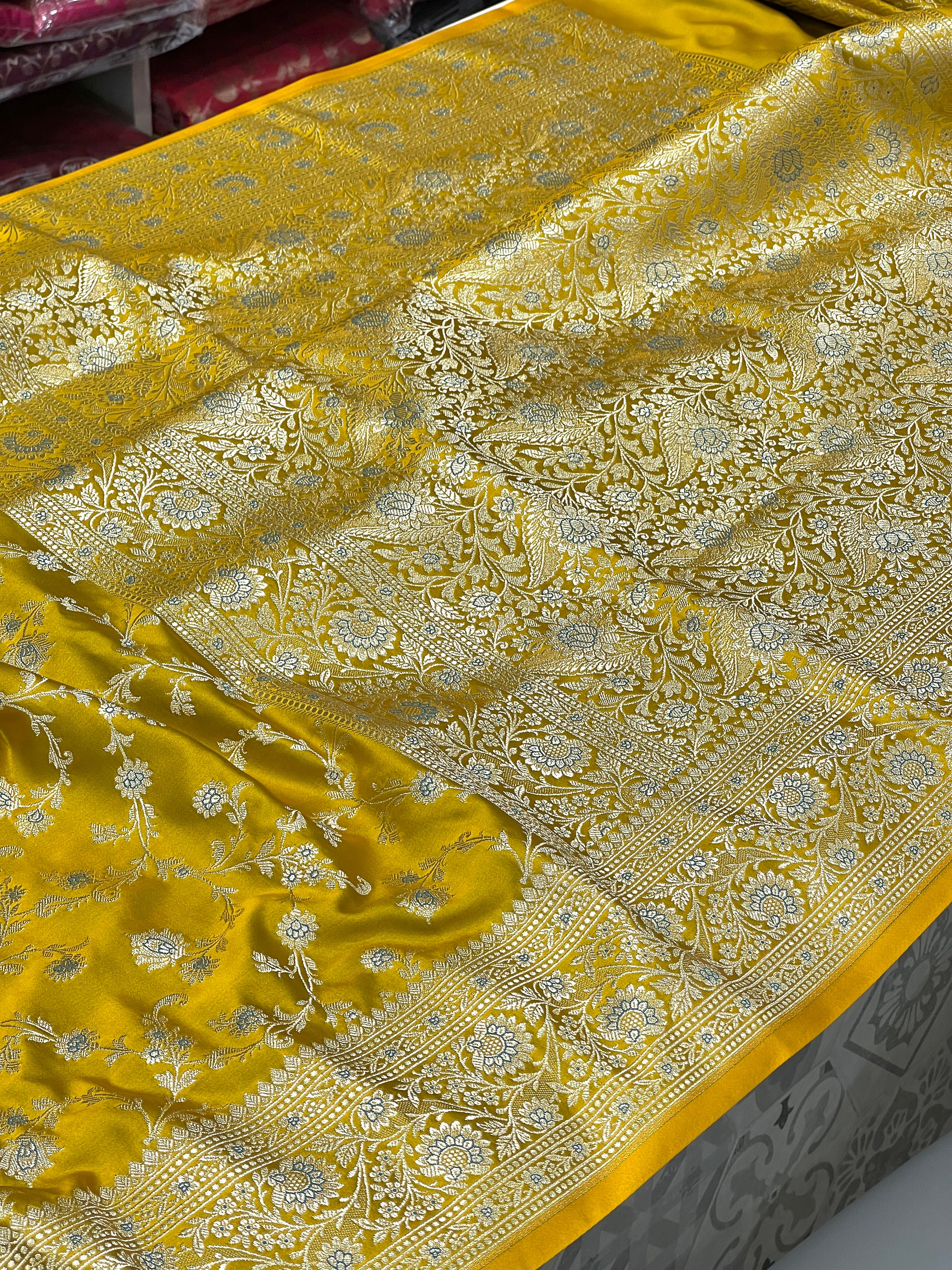 Yellowish Green Banarasi Upside Down Border Saree