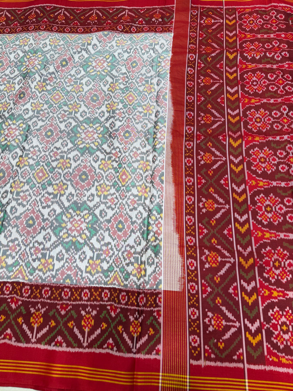 White Red Navratna Patan Patola Handloom Pure Silk Saree