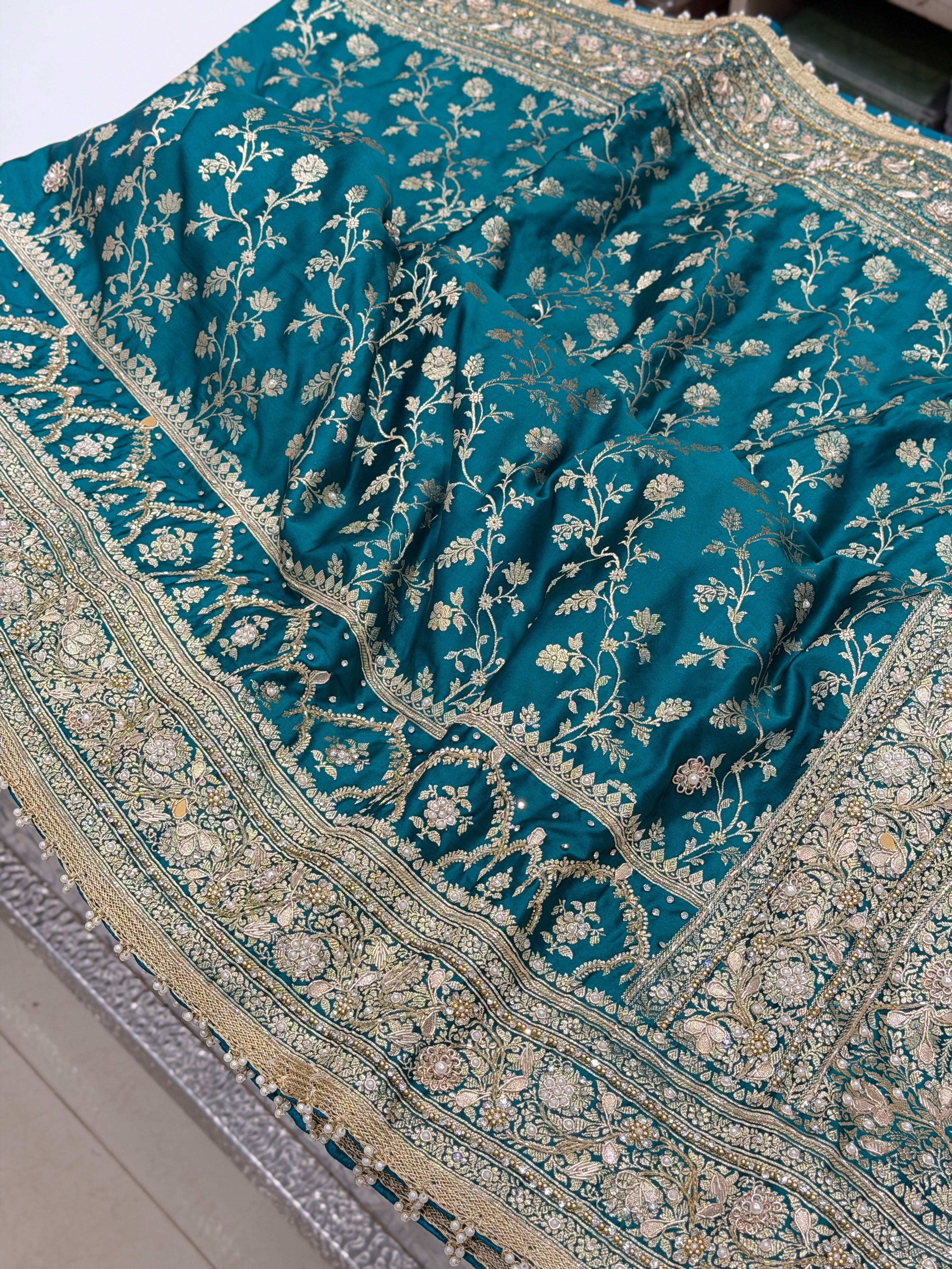 Rama Green Banarasi Silk Crown Border Silk Embroidery Saree