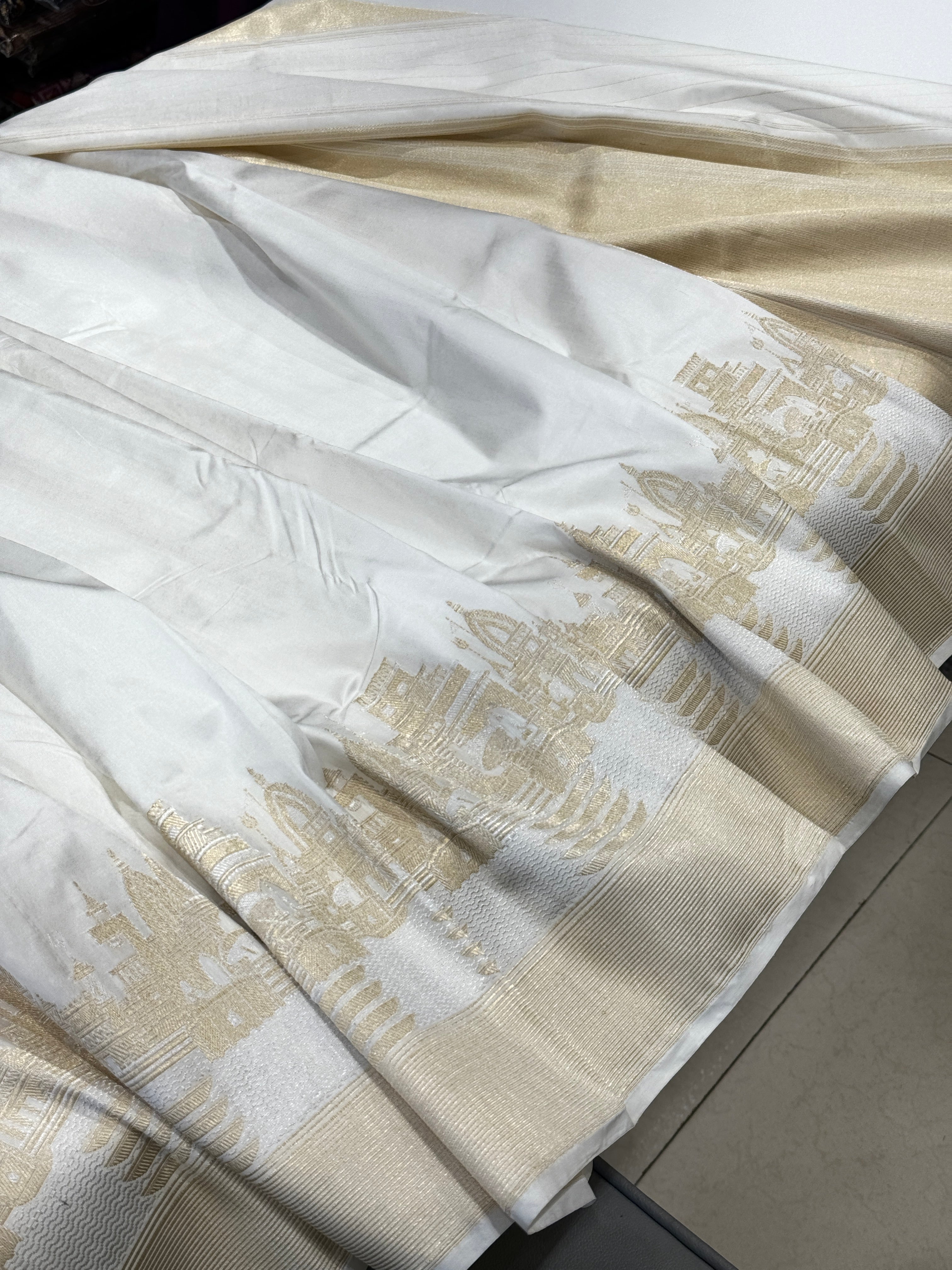 White Handloom Banarasi Kashi Ganga Ghat Saree