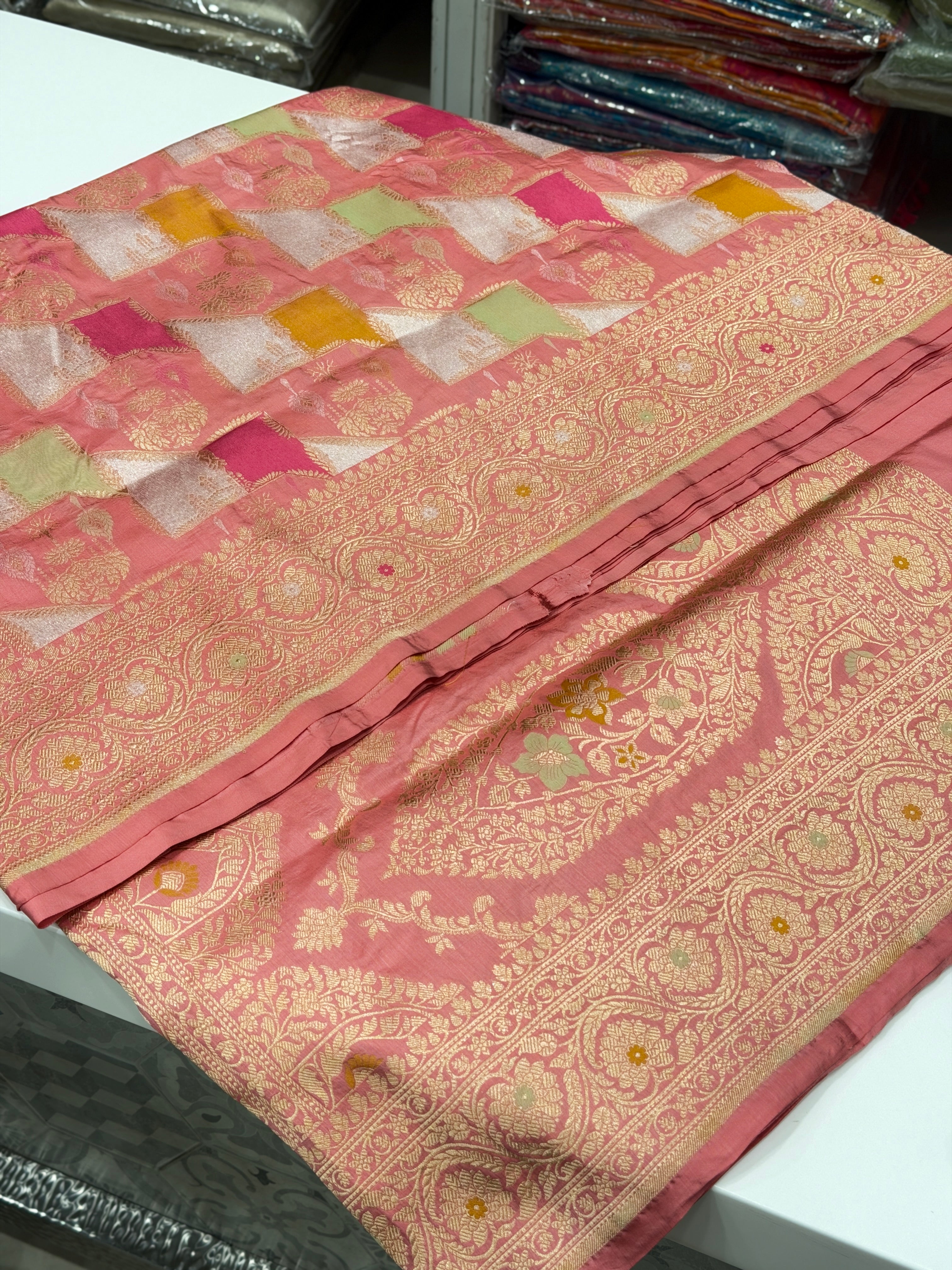 Pink Pastel Handloom Banarasi Rangkat Pure Silk Saree
