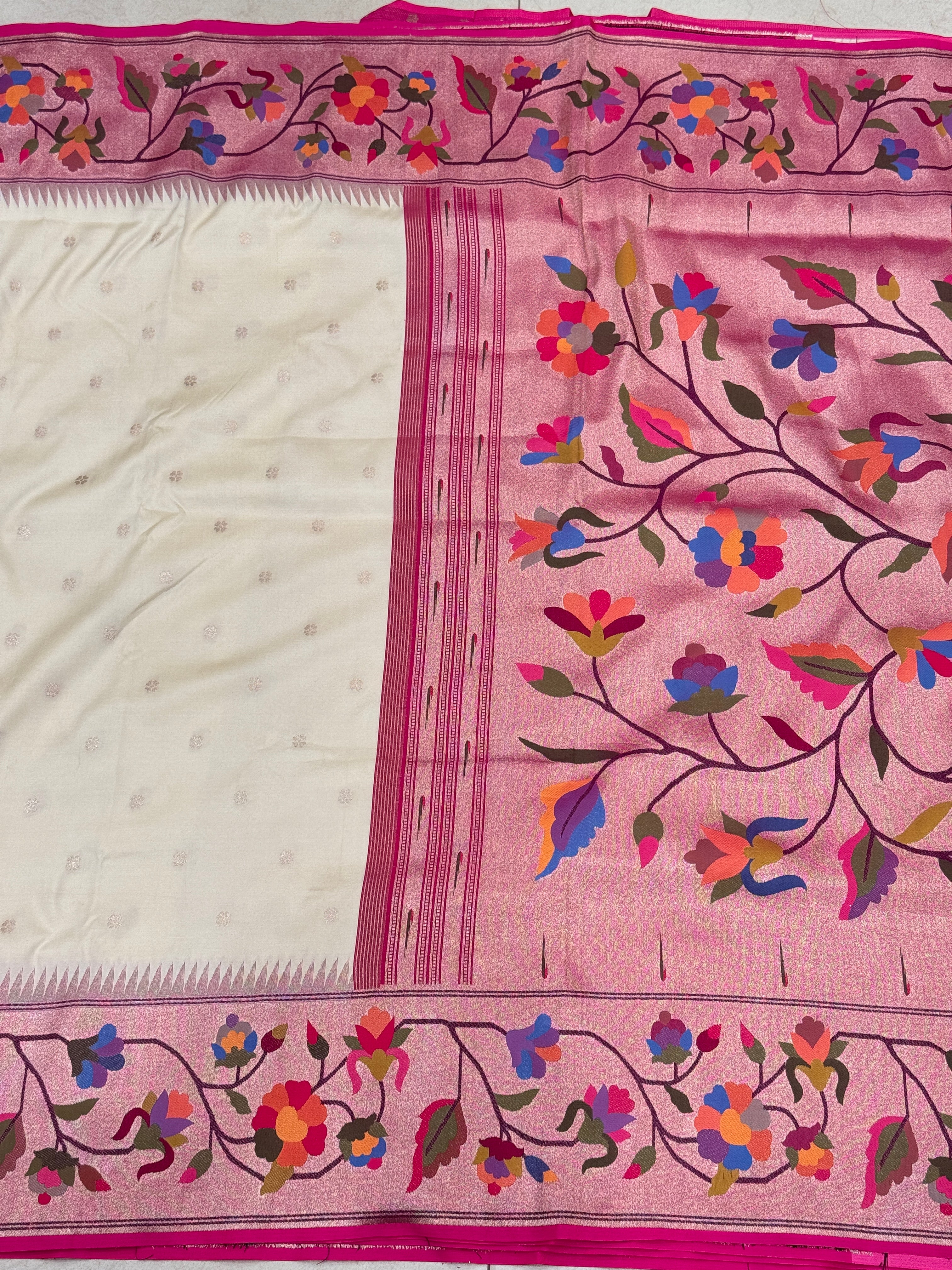 Moti White Rani Lotus Border Paithani Silk Saree