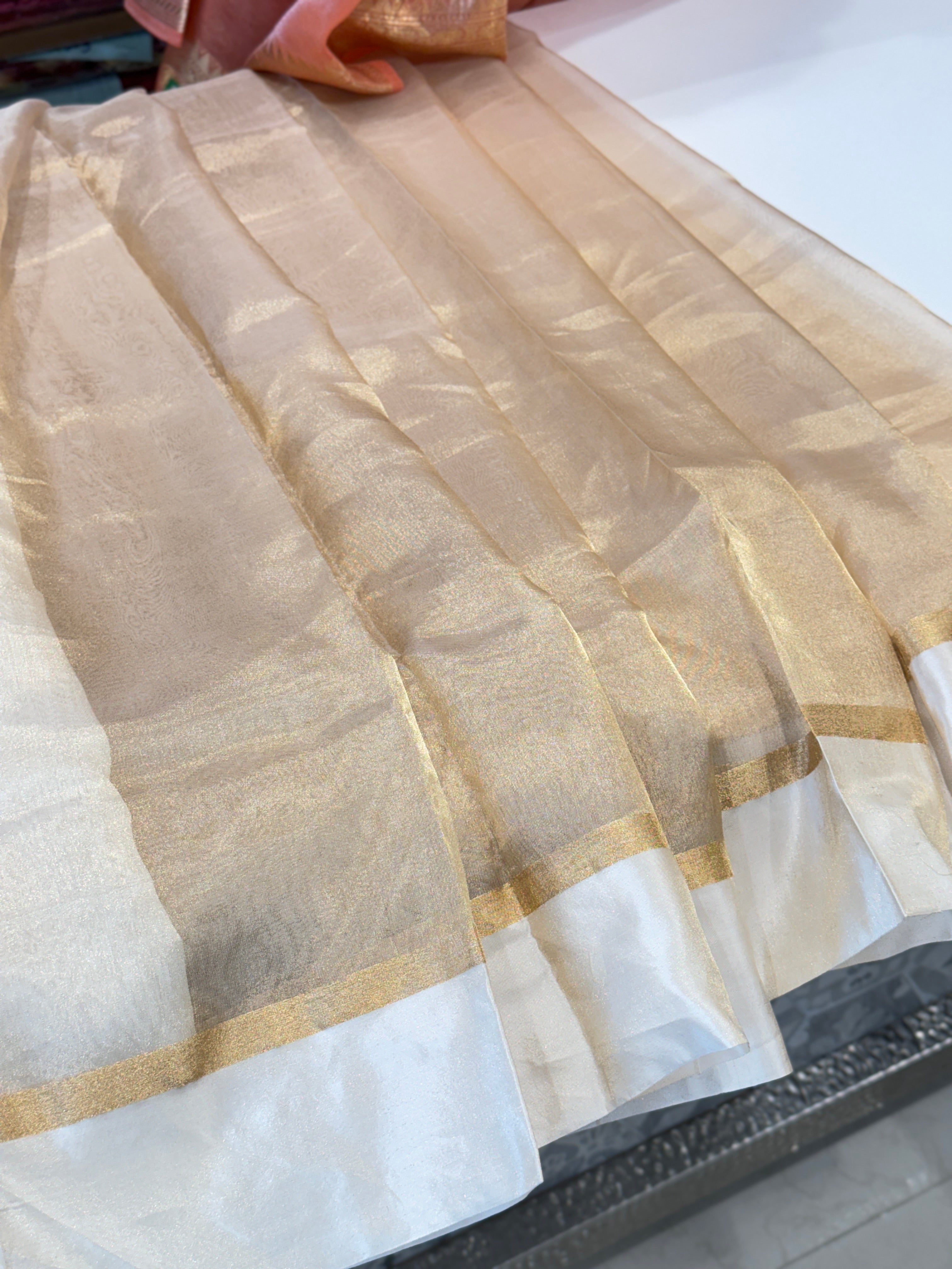Handloom Tissue with Silk Border