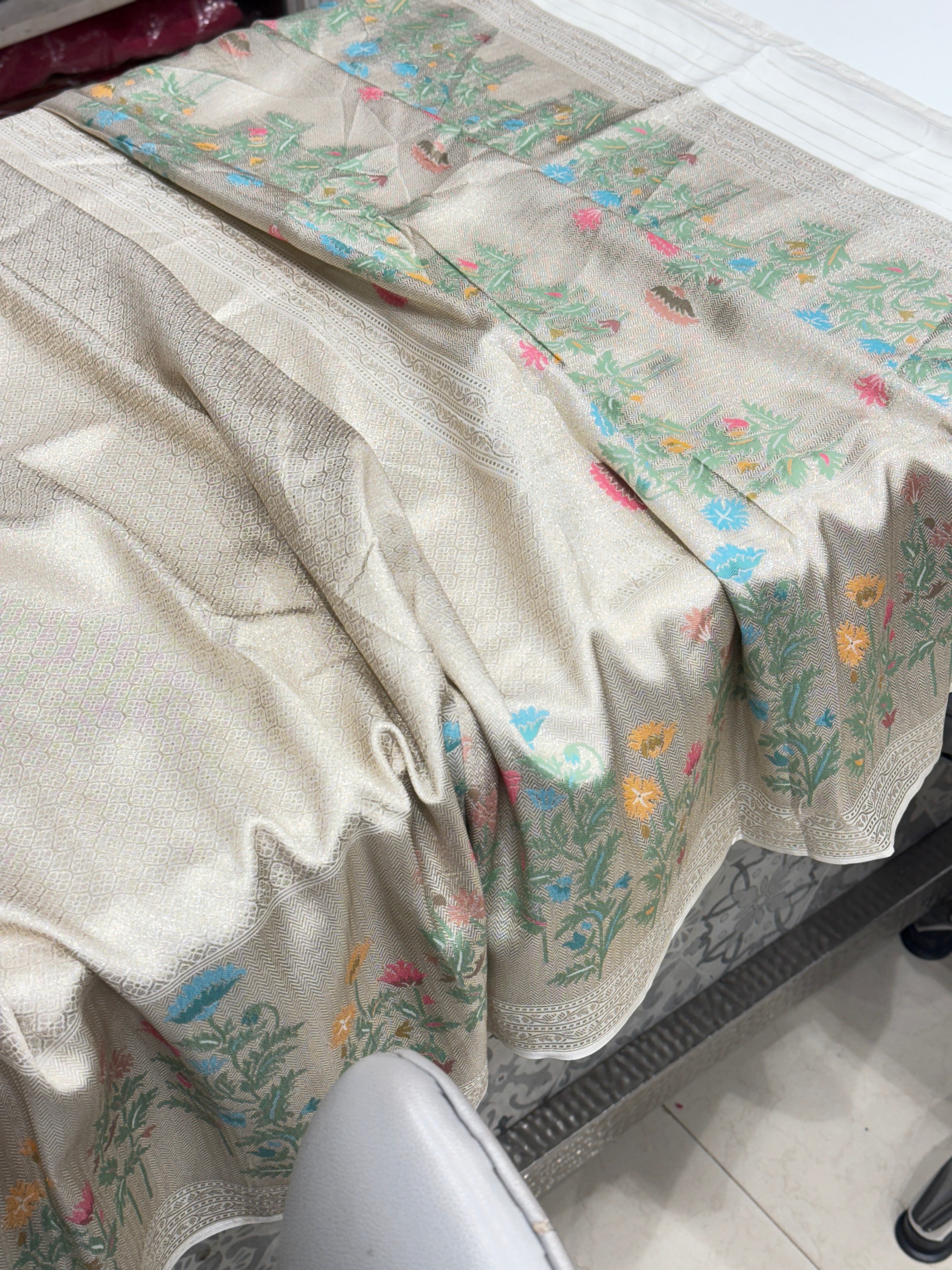 Silver Munga Tissue Paithani Floral Butta Saree