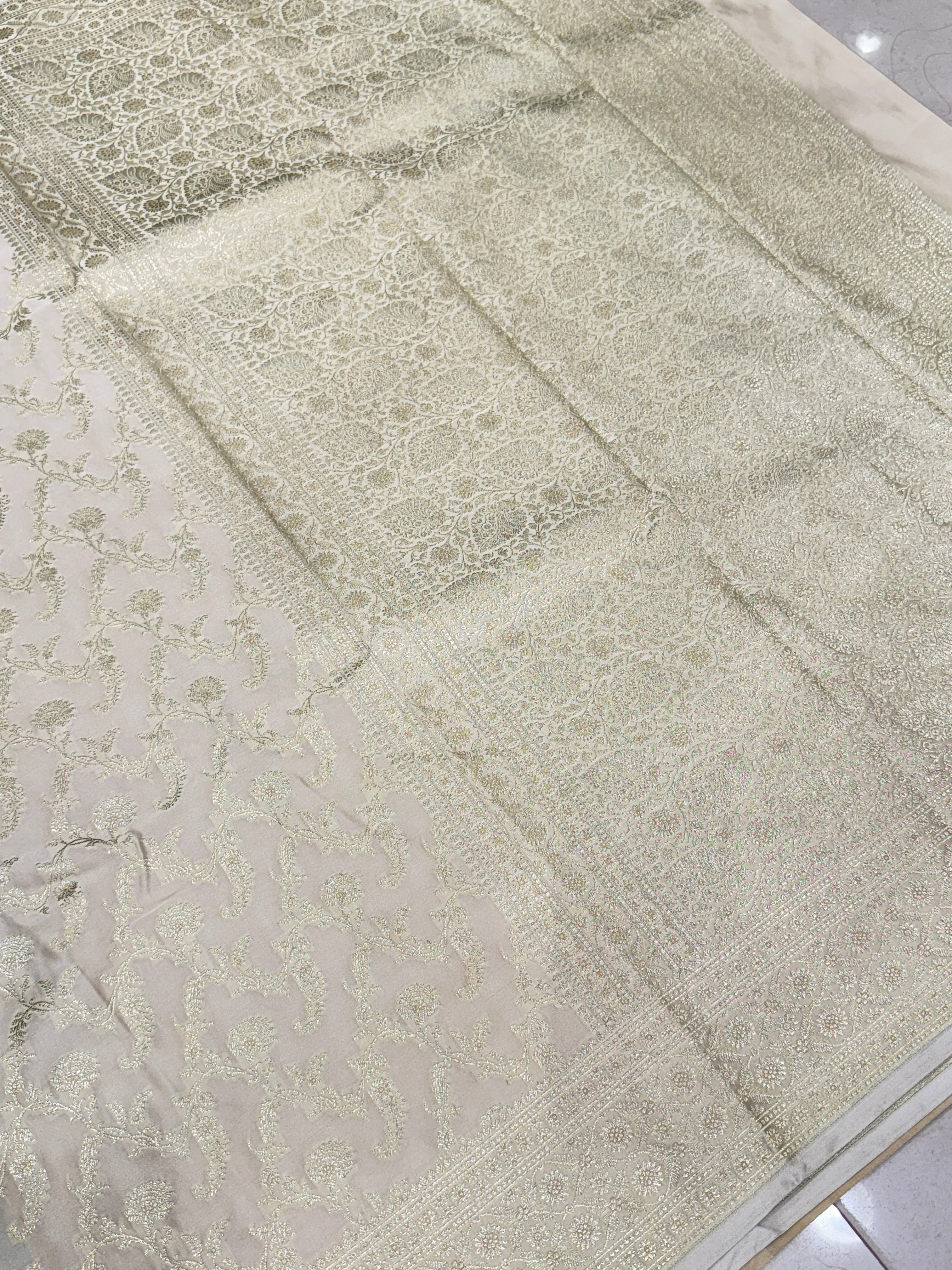Beige Banarasi Silk Leaf Pallu Saree
