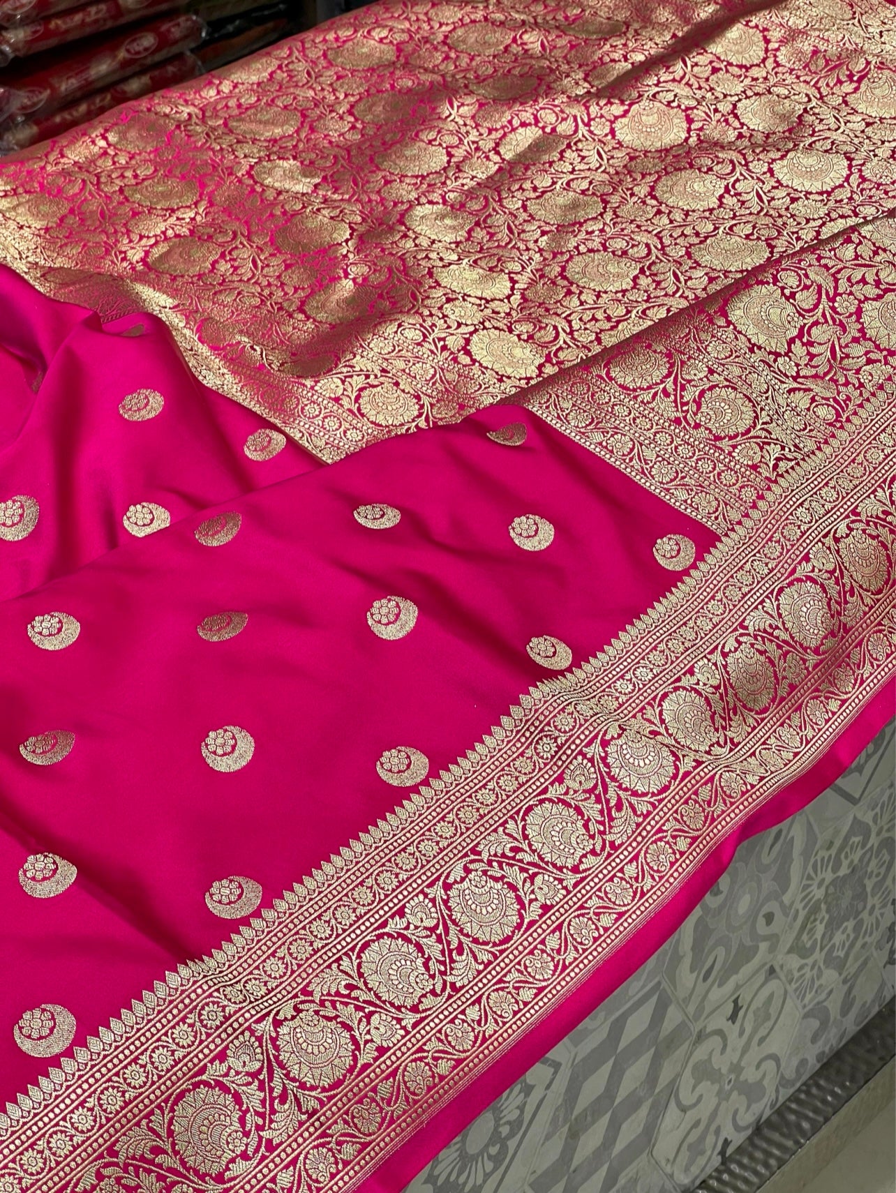 Rani Banarasi Chand Butti Saree