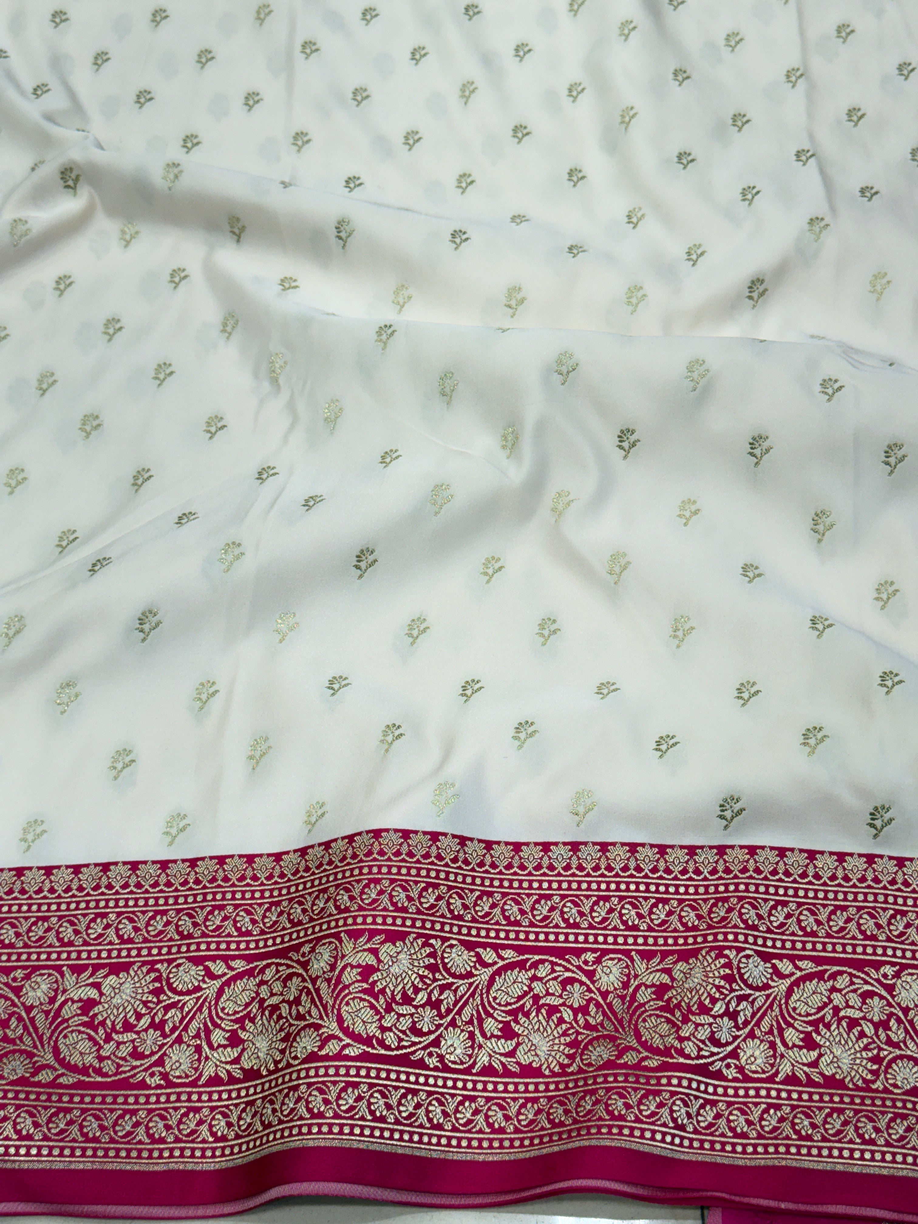 Moti White Rani Pallu Banarasi Buttis Saree