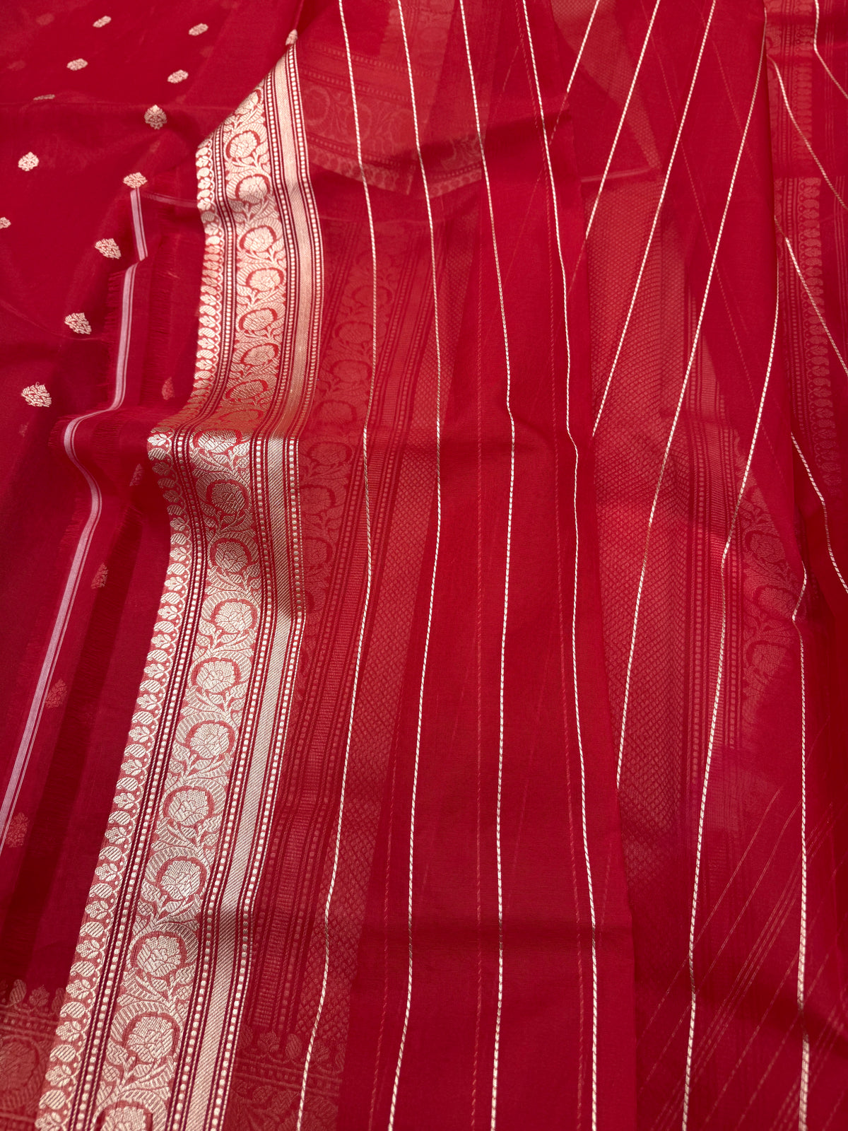 Red Kadwa Buttis Handloom Banarasi Kora Silk Saree