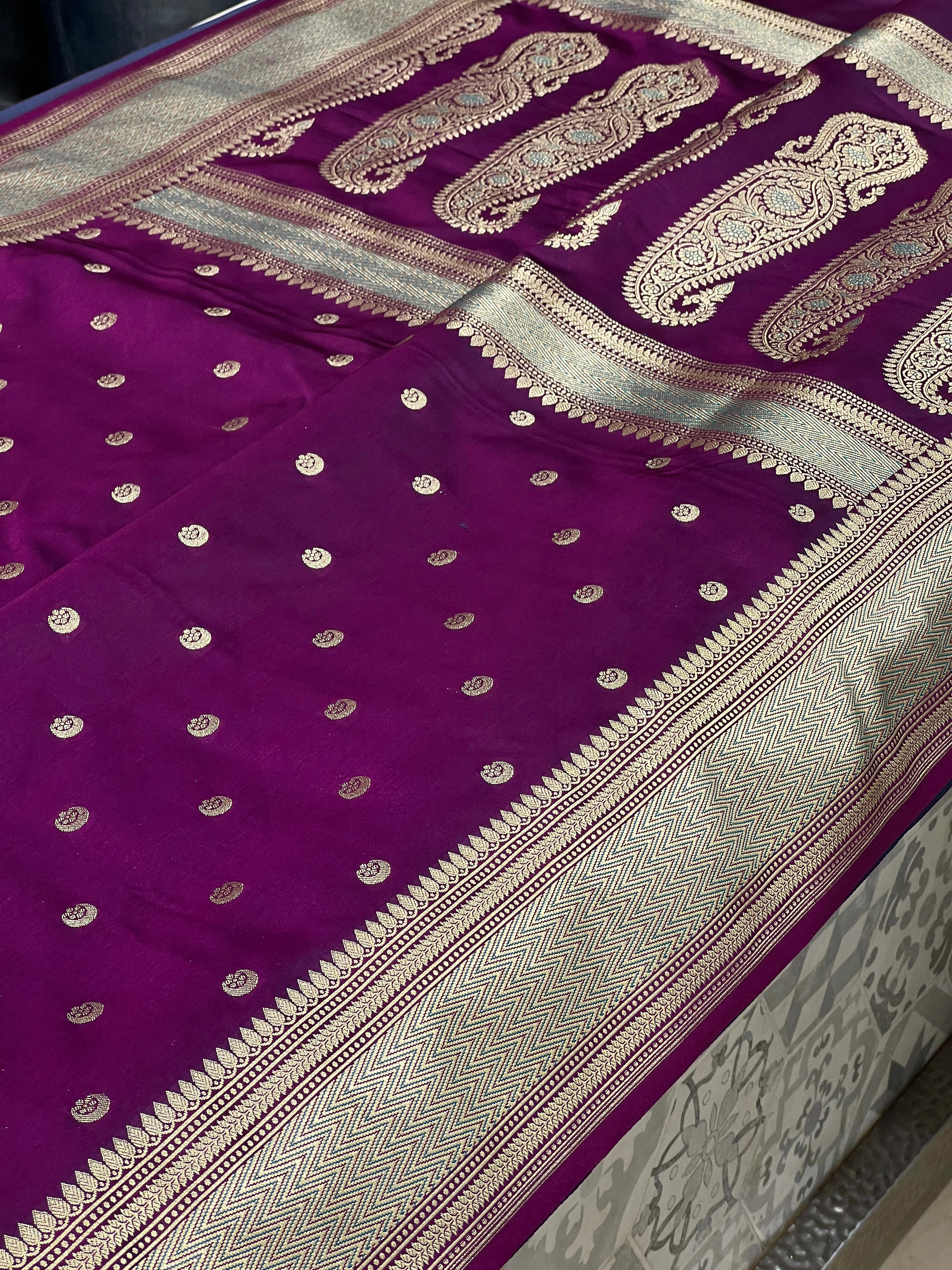 Wine Banarasi Small Chand Butti Saree