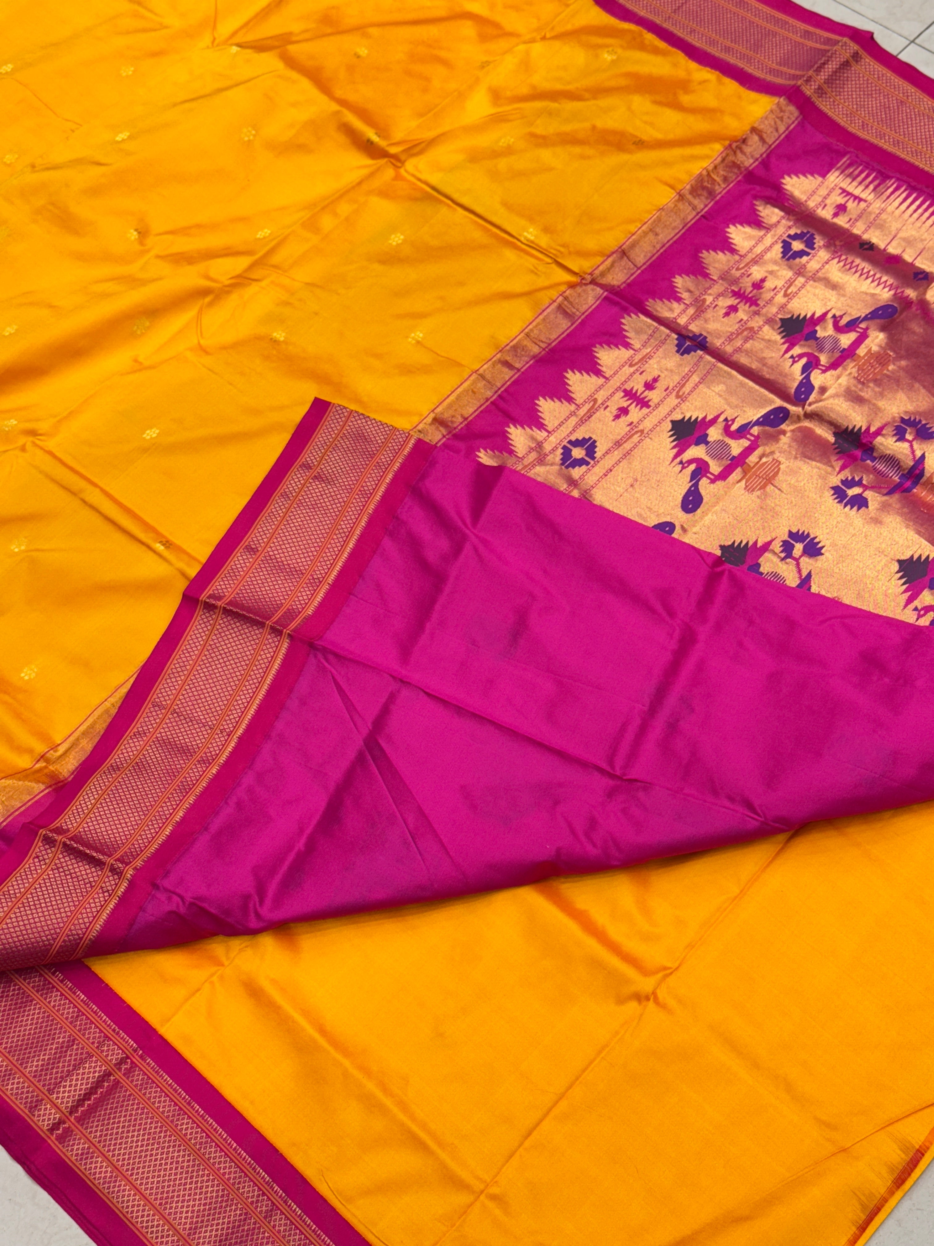 Mustard Yellow Rani Morbangdi Paithani Saree