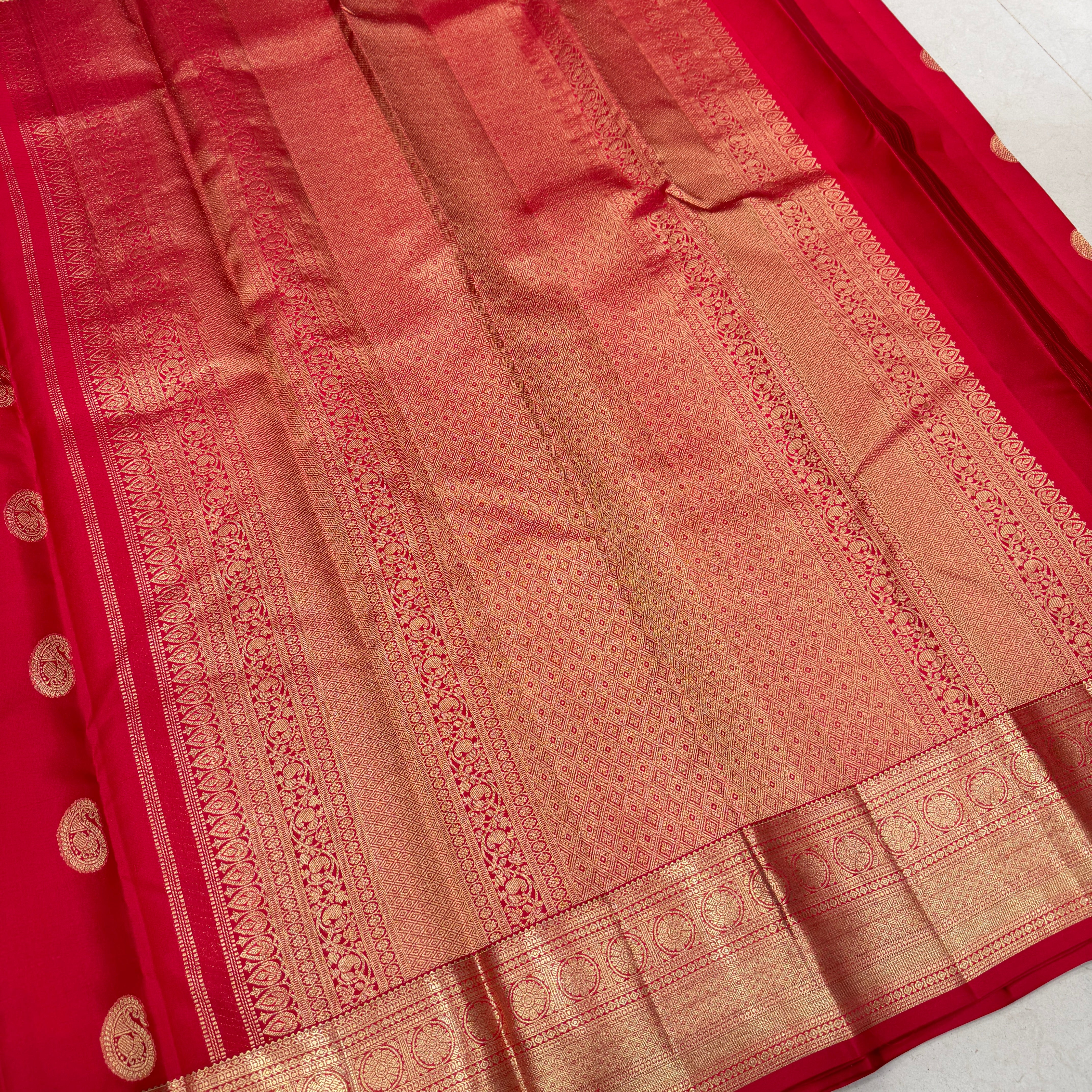 Red Handloom Pure Silk Kanjivaram Traditional Keri Buttas Saree
