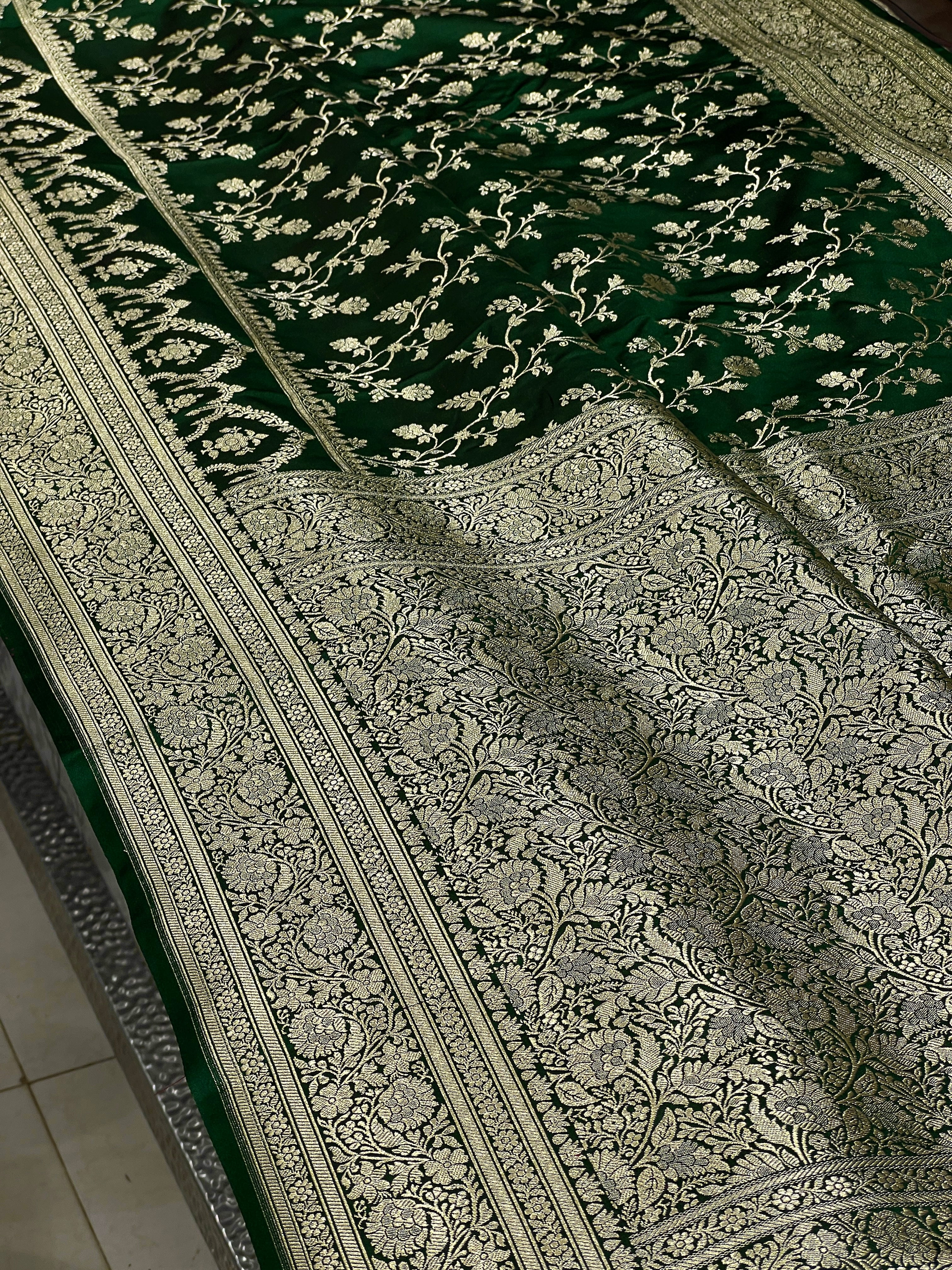 Bottle Green Banarasi Silk Crown Border Saree