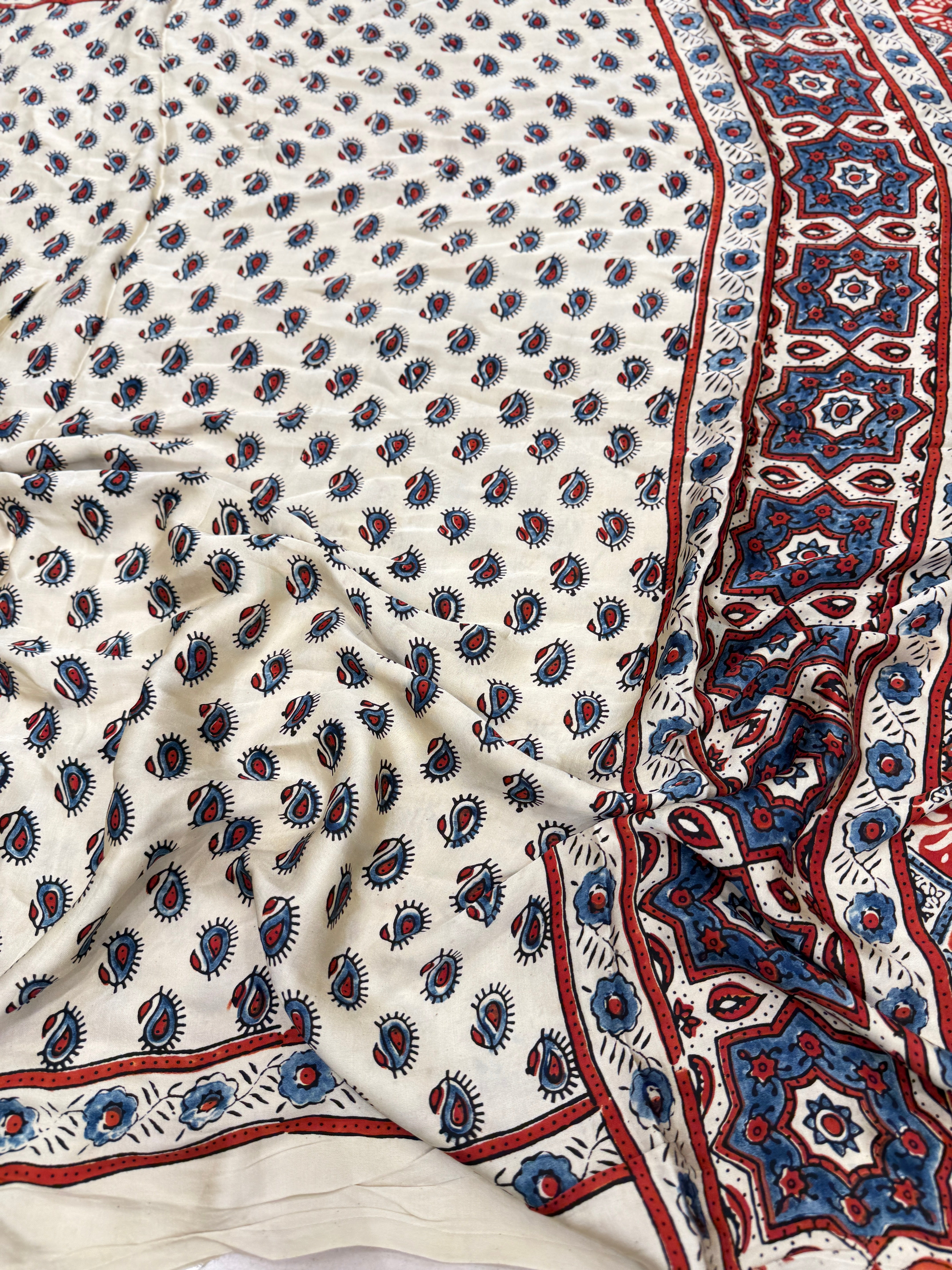 White Floral Butti Ajrakh Modal Gajji Silk Saree