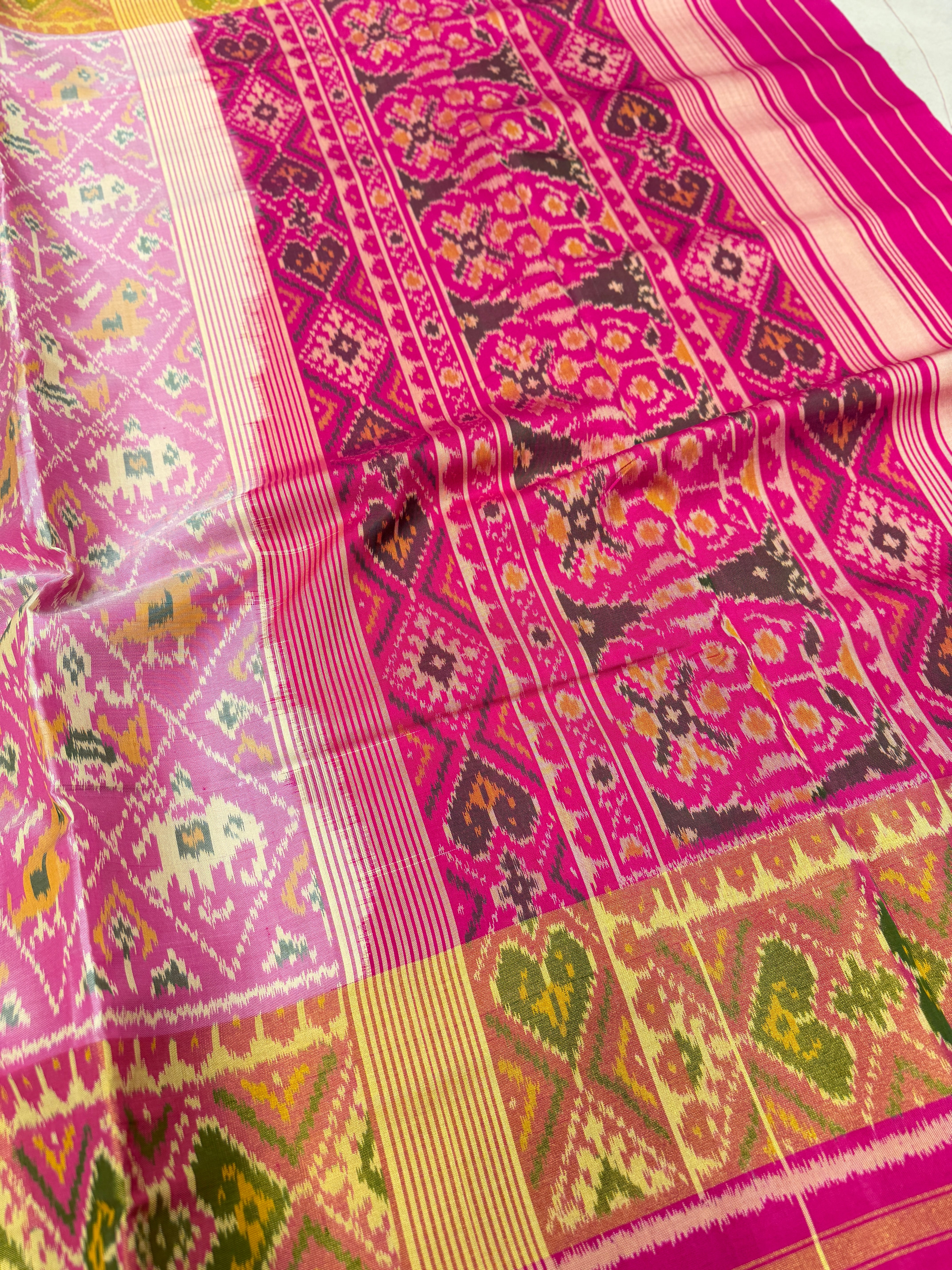 White Pink Elephant Chabdi Handloom Rajot Ikat Patola Silk Saree