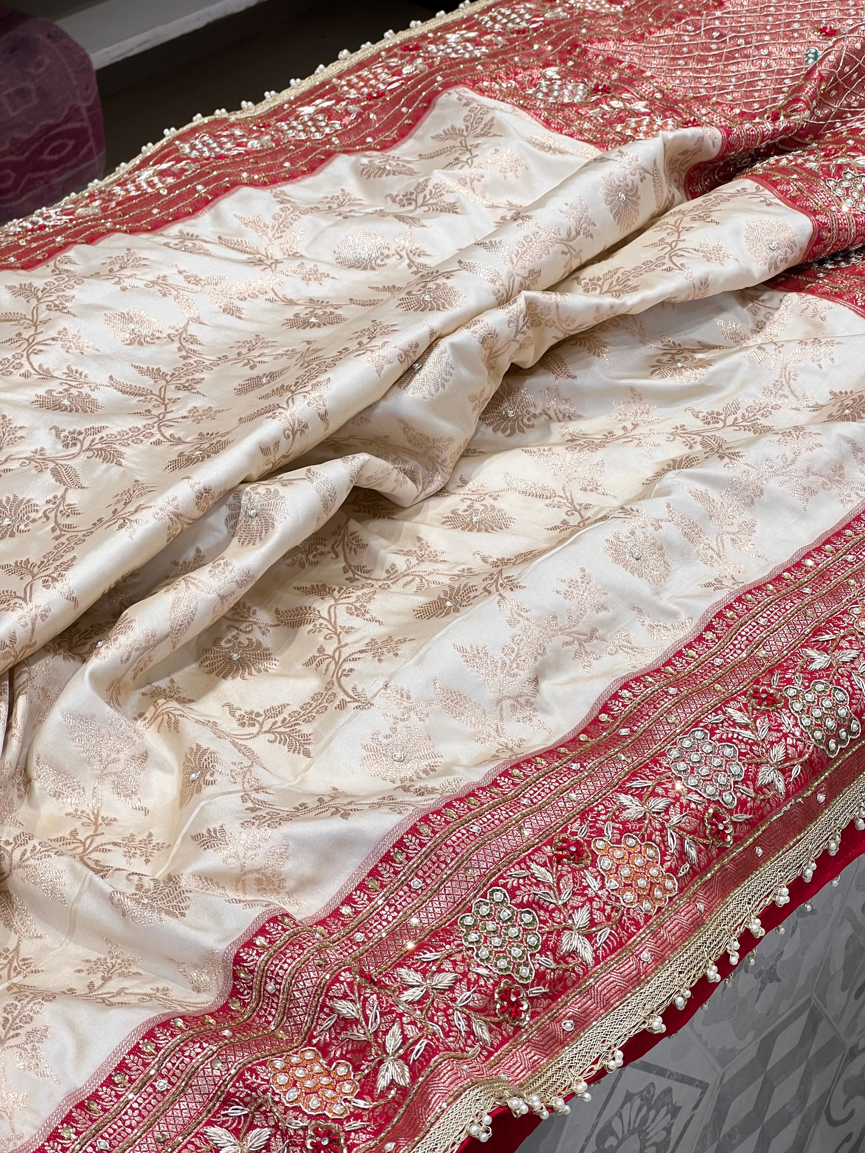 Beige Banarasi Red Border Embroidery 2.0