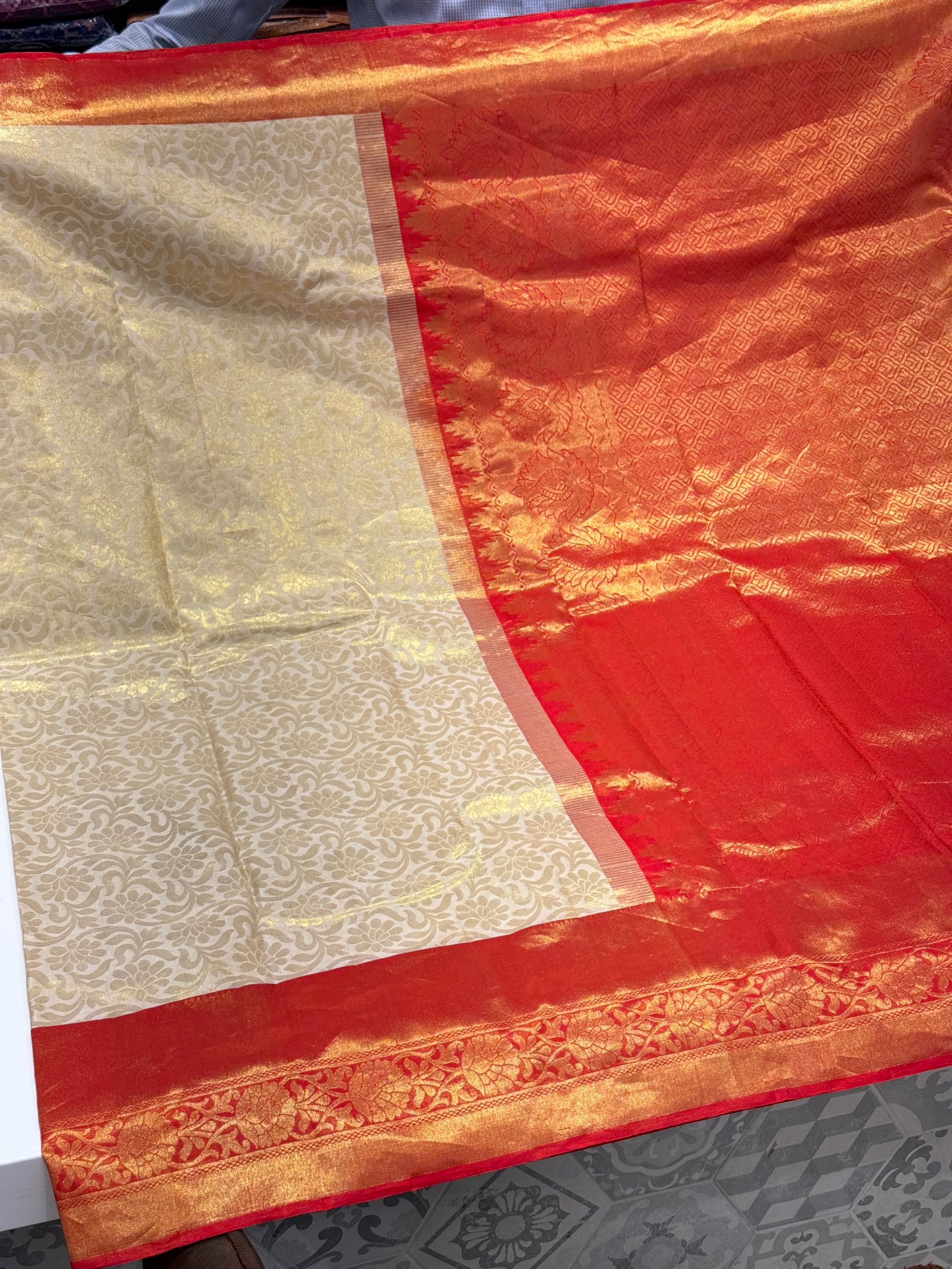 Zari Handloom Silk Red Pallu Kanjivaram