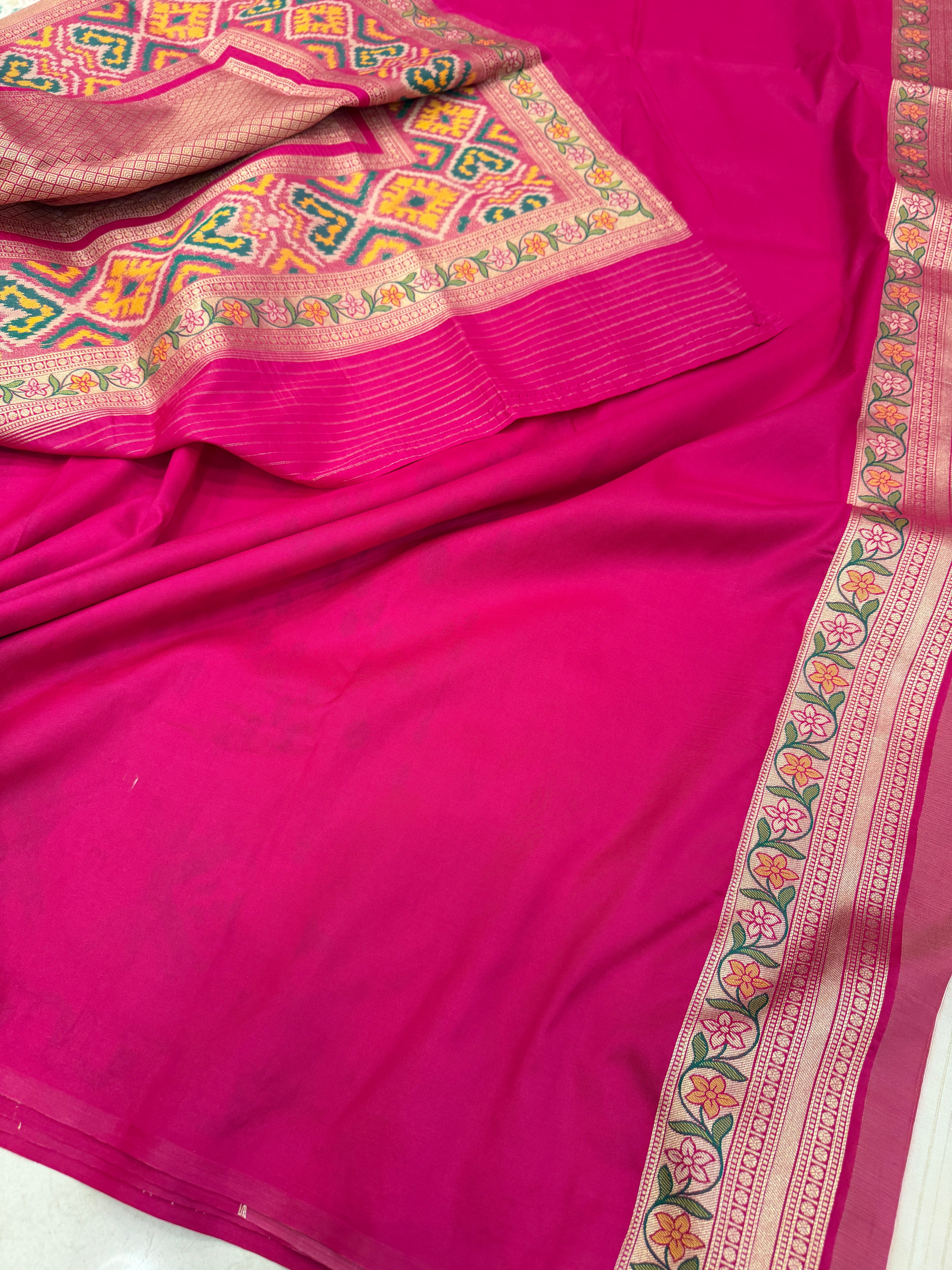 Moti White Rani Ikat Patola Banarasi Weaved Small Jaal Saree