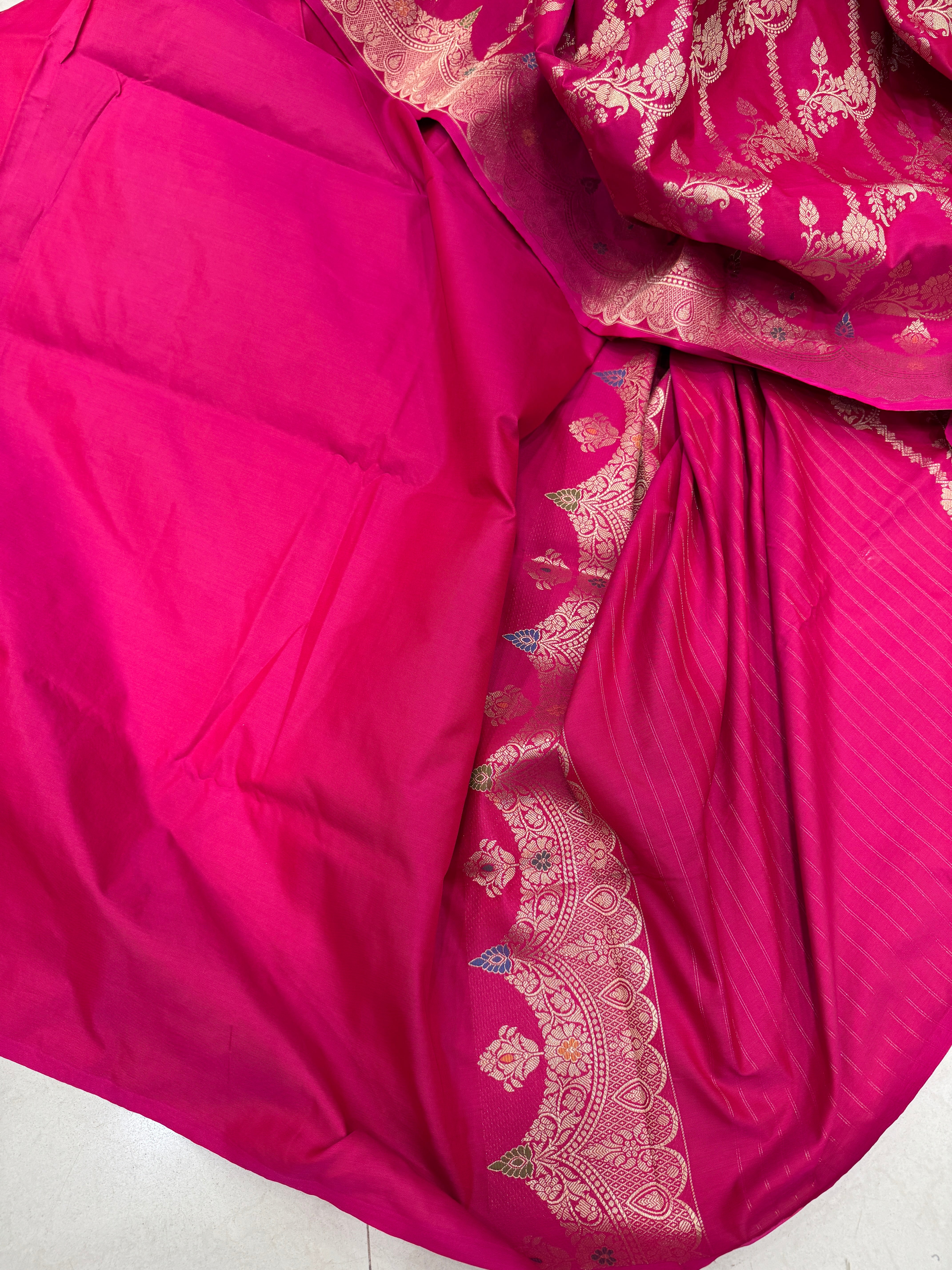 Rani Pink Banarasi Silk Meenakari Scallop Border Weaved Saree
