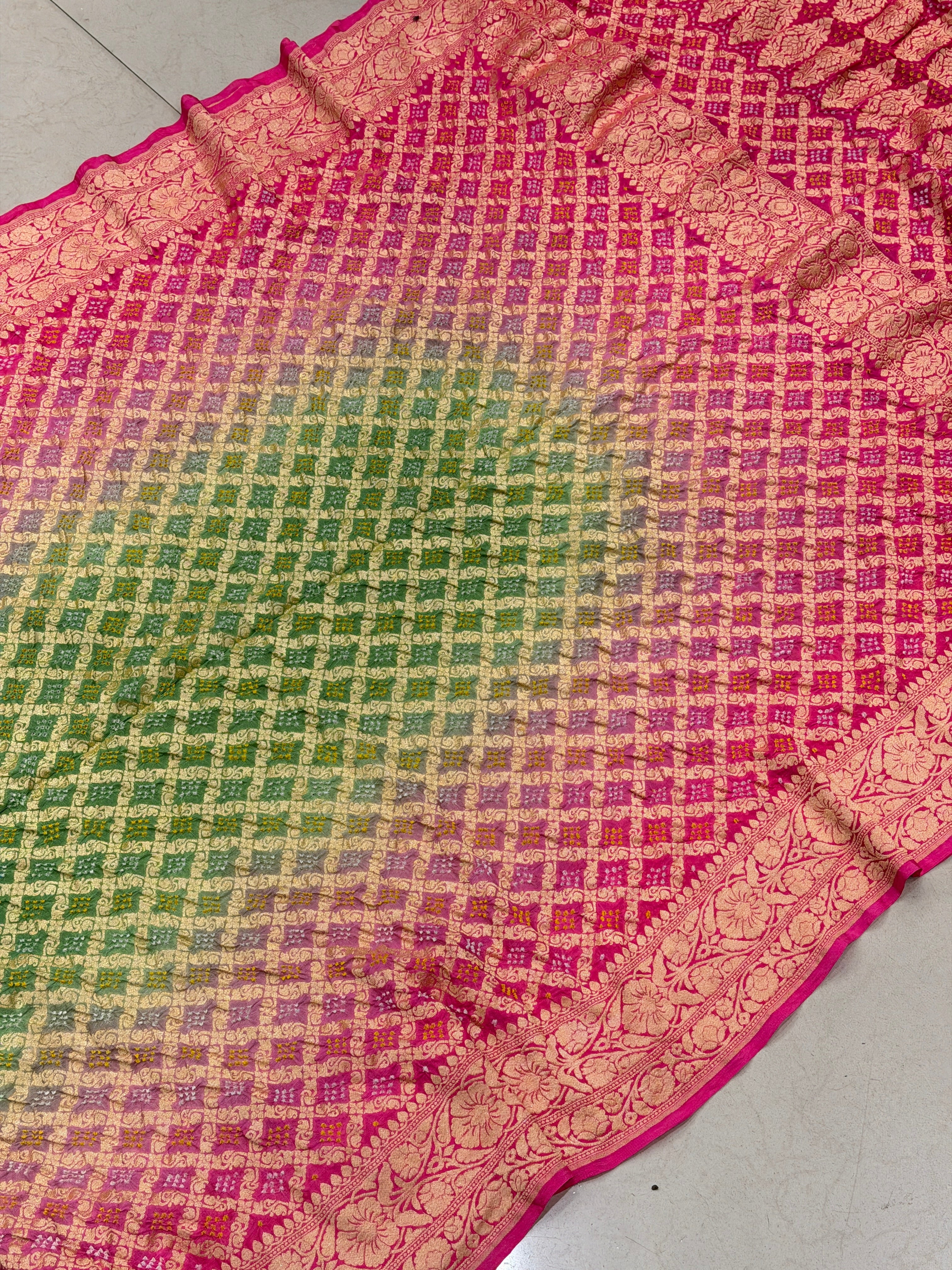 Alia Bhatt Inspired Shaded Georgette Handloom Bandhej Bandhini Saree