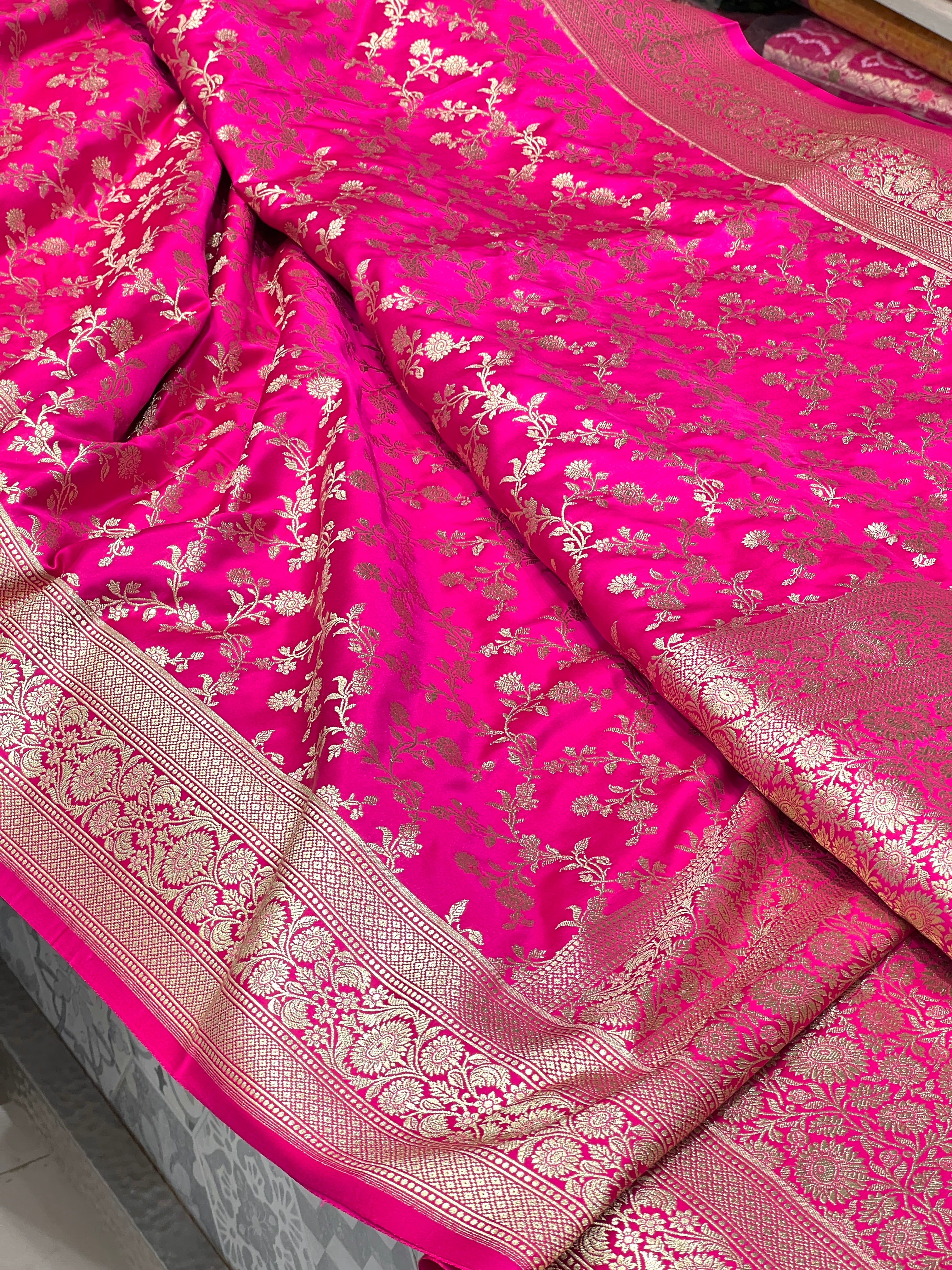 Rani Banarasi Silk Flower Jaal