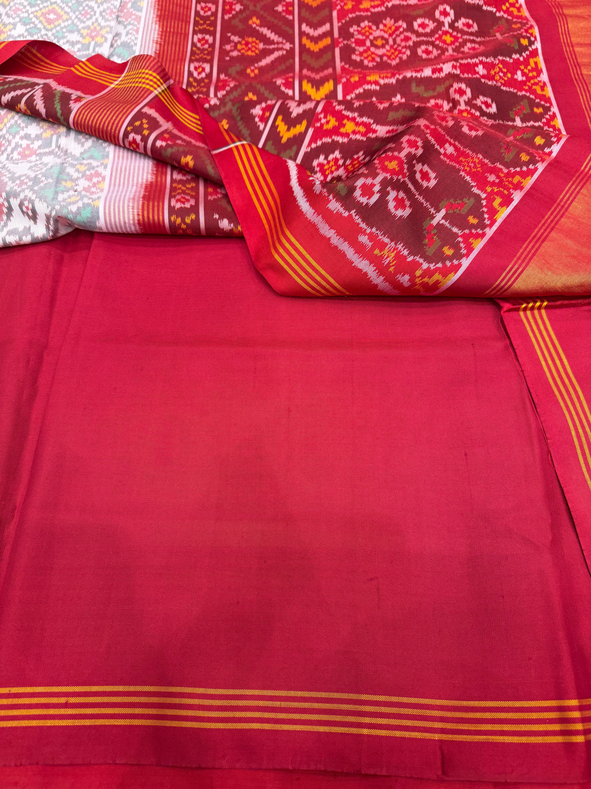 White Red Navratna Patan Patola Handloom Pure Silk Saree