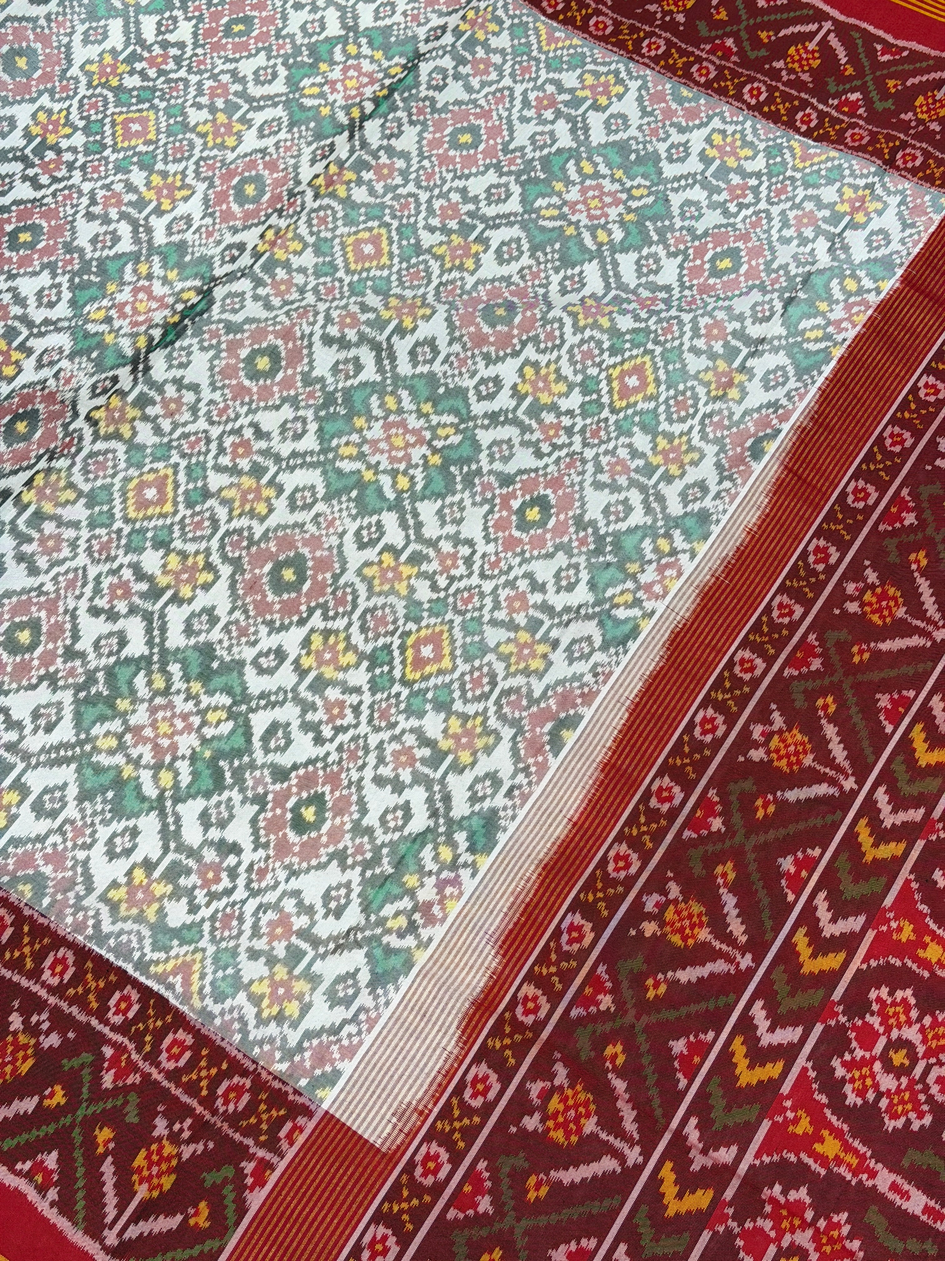 White Maroon Navratna Patan Patola Handloom Silk Saree