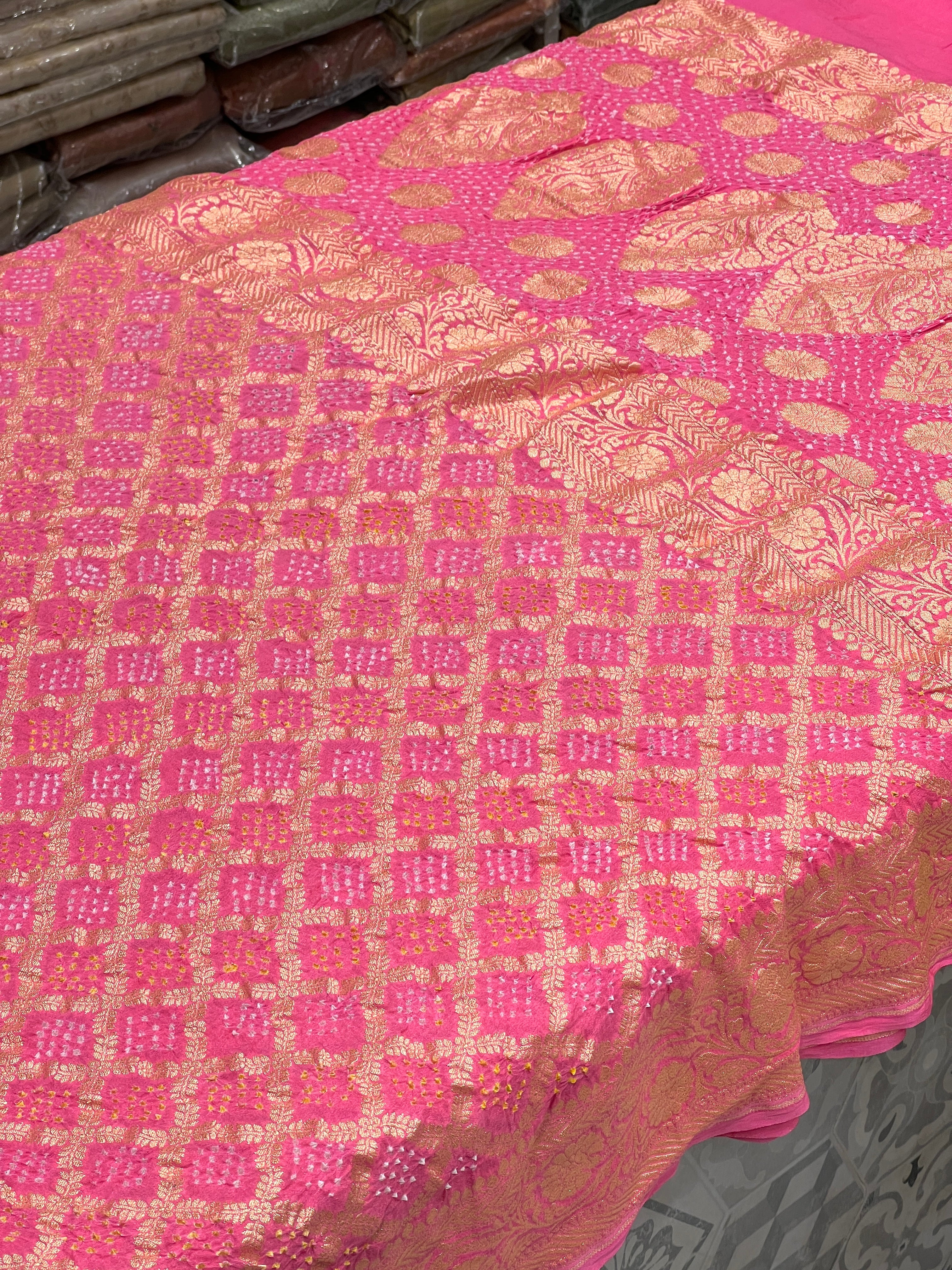 Pink Georgette Handloom Bandhej Bandhini Saree