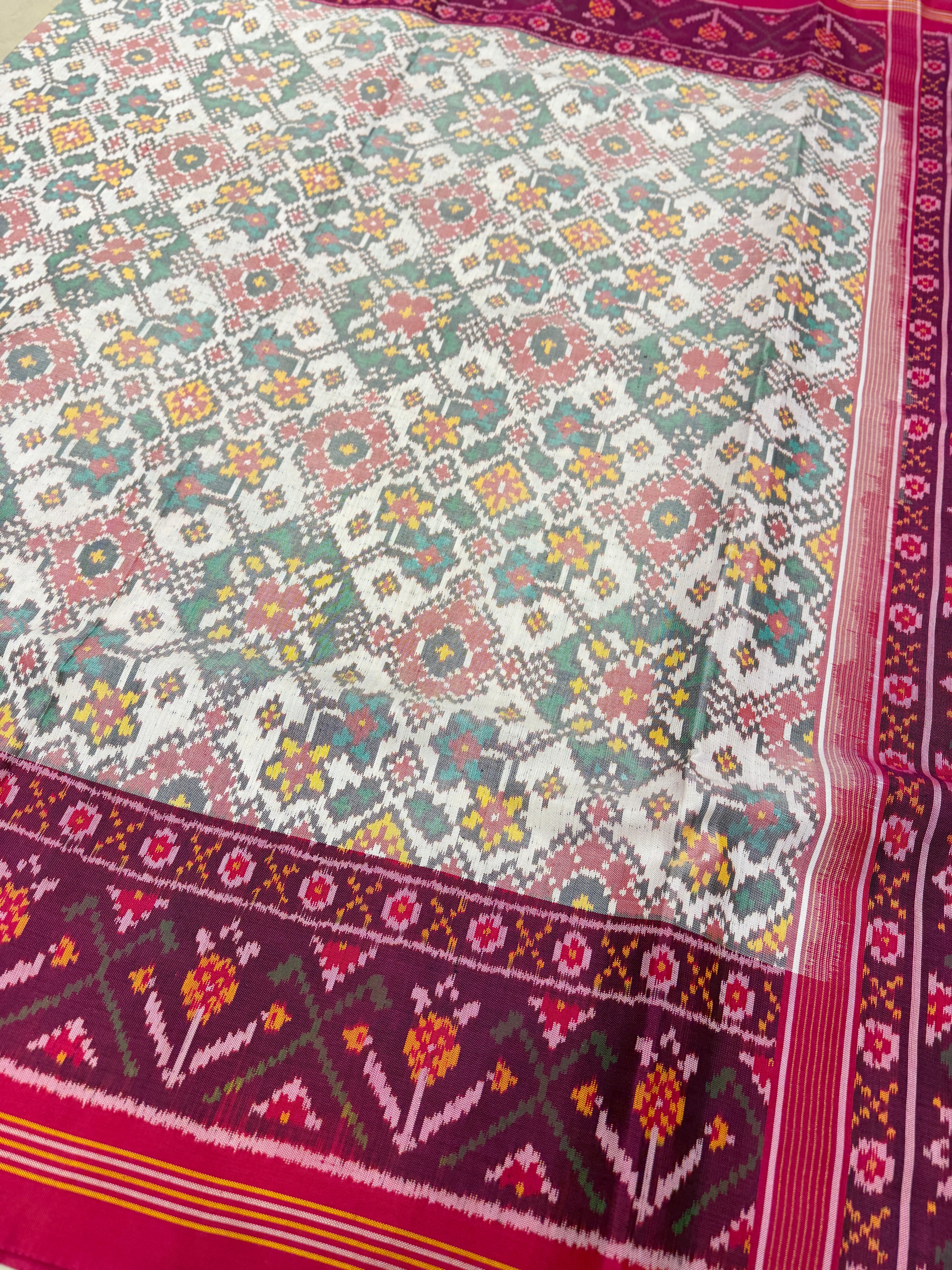 Navratna Moti White Red Handloom Rajot Ikat Patola Silk Saree