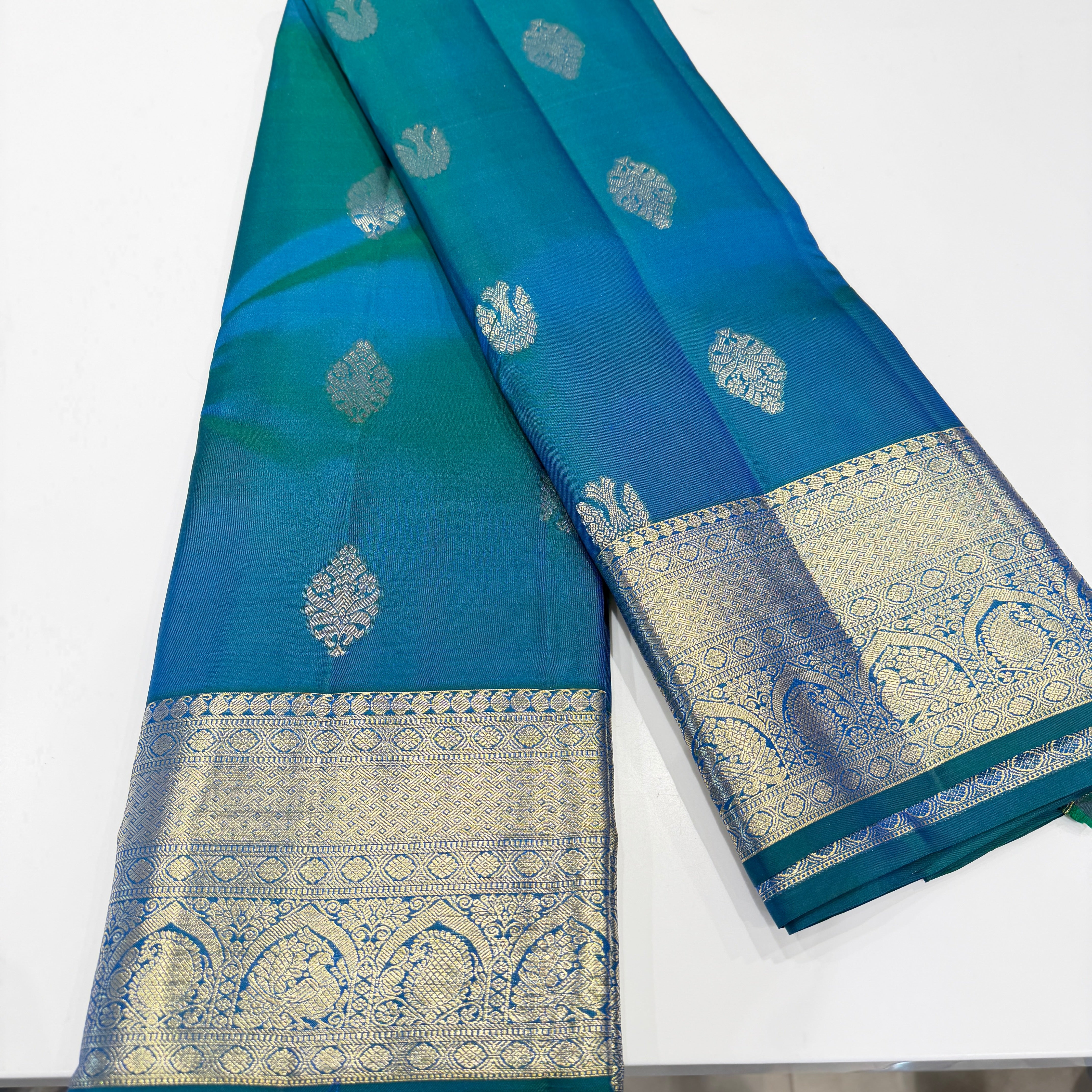 Rama Handloom Pure Silk Kanjivaram Traditional Buttas Saree
