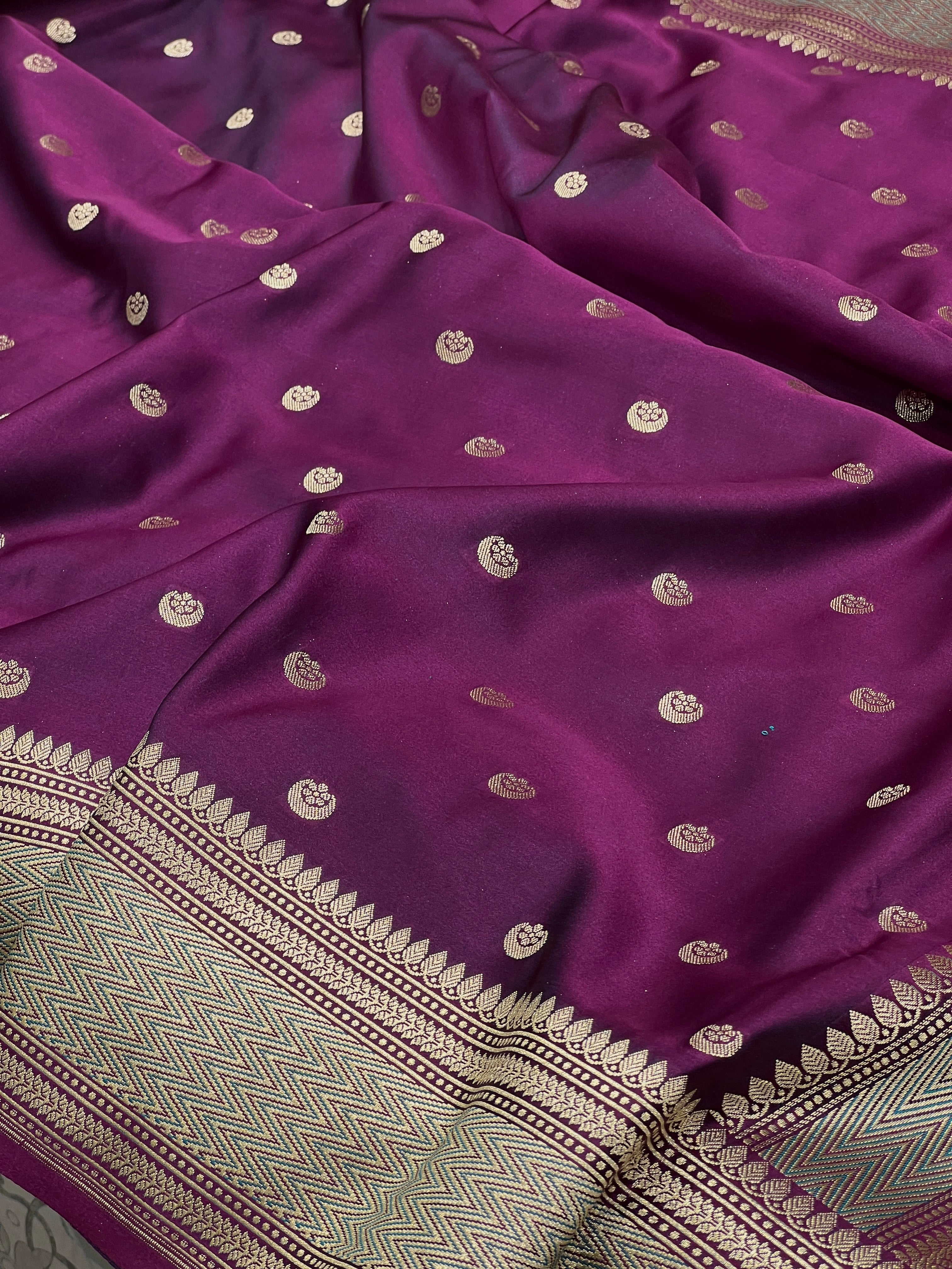 Wine Banarasi Small Chand Butti Saree