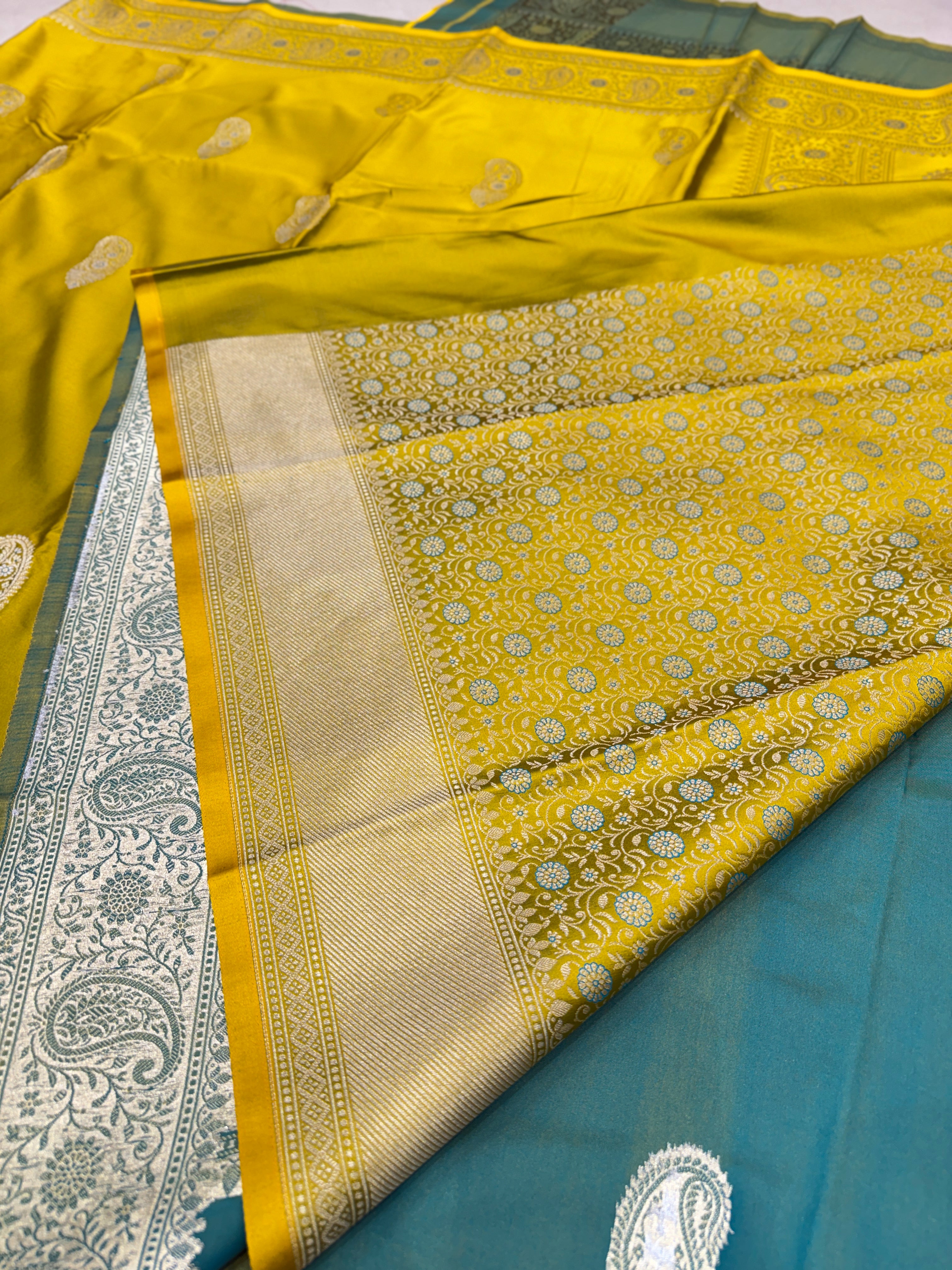 Lime Green Sona Roopa Keri Butta Banarasi Silk Saree