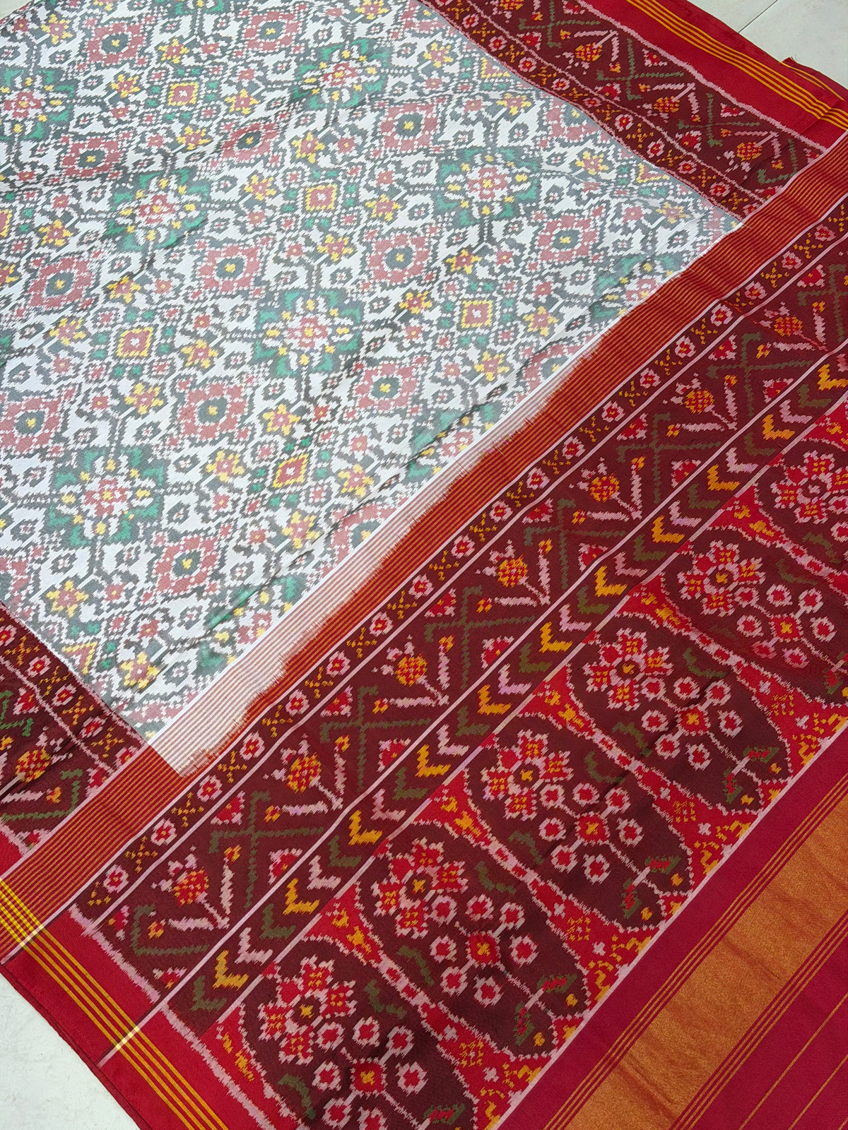 White Red Navratna Patan Patola Handloom Pure Silk Saree