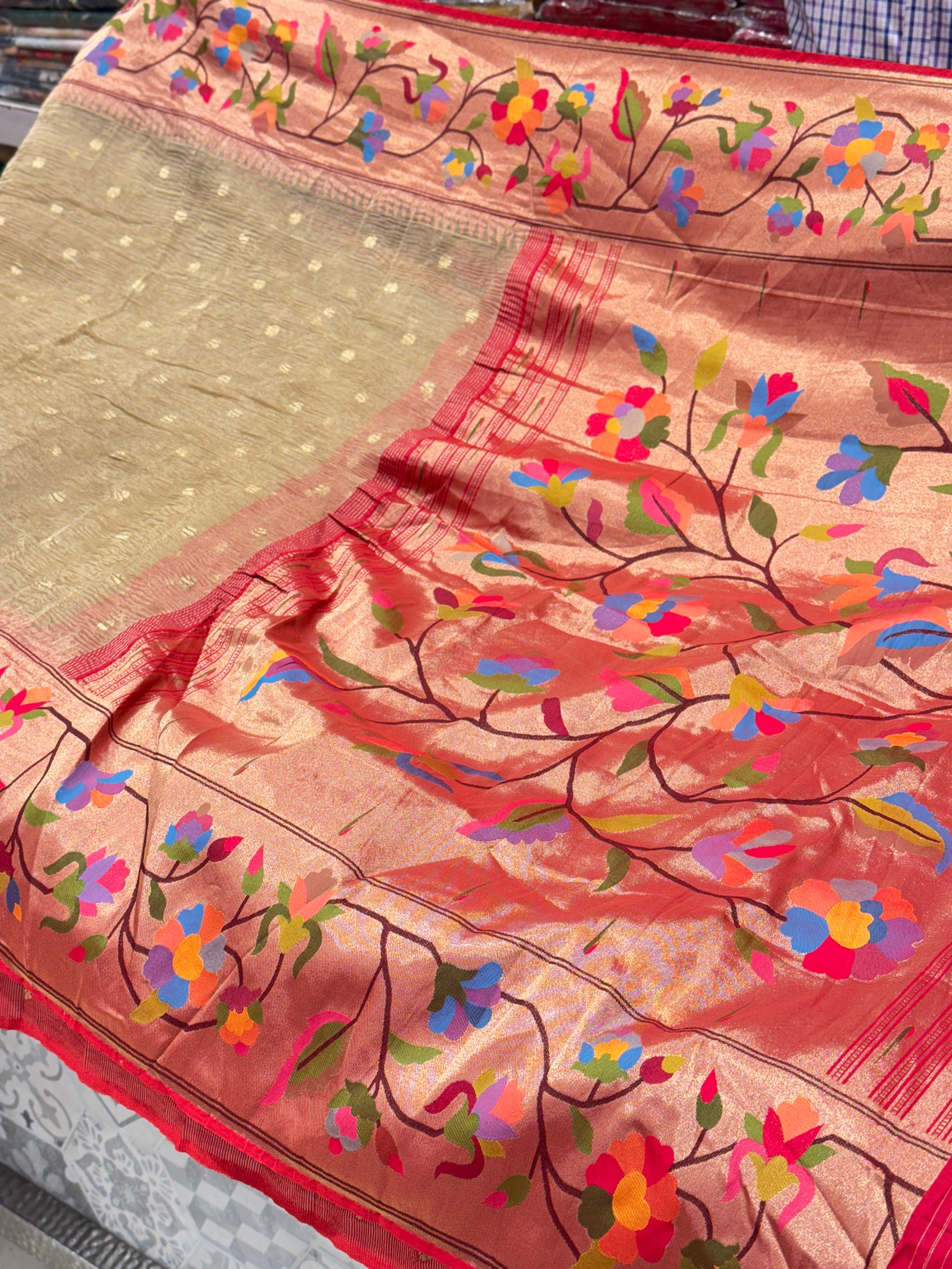 Gold Crushed Tissue Flower Paithani Saree