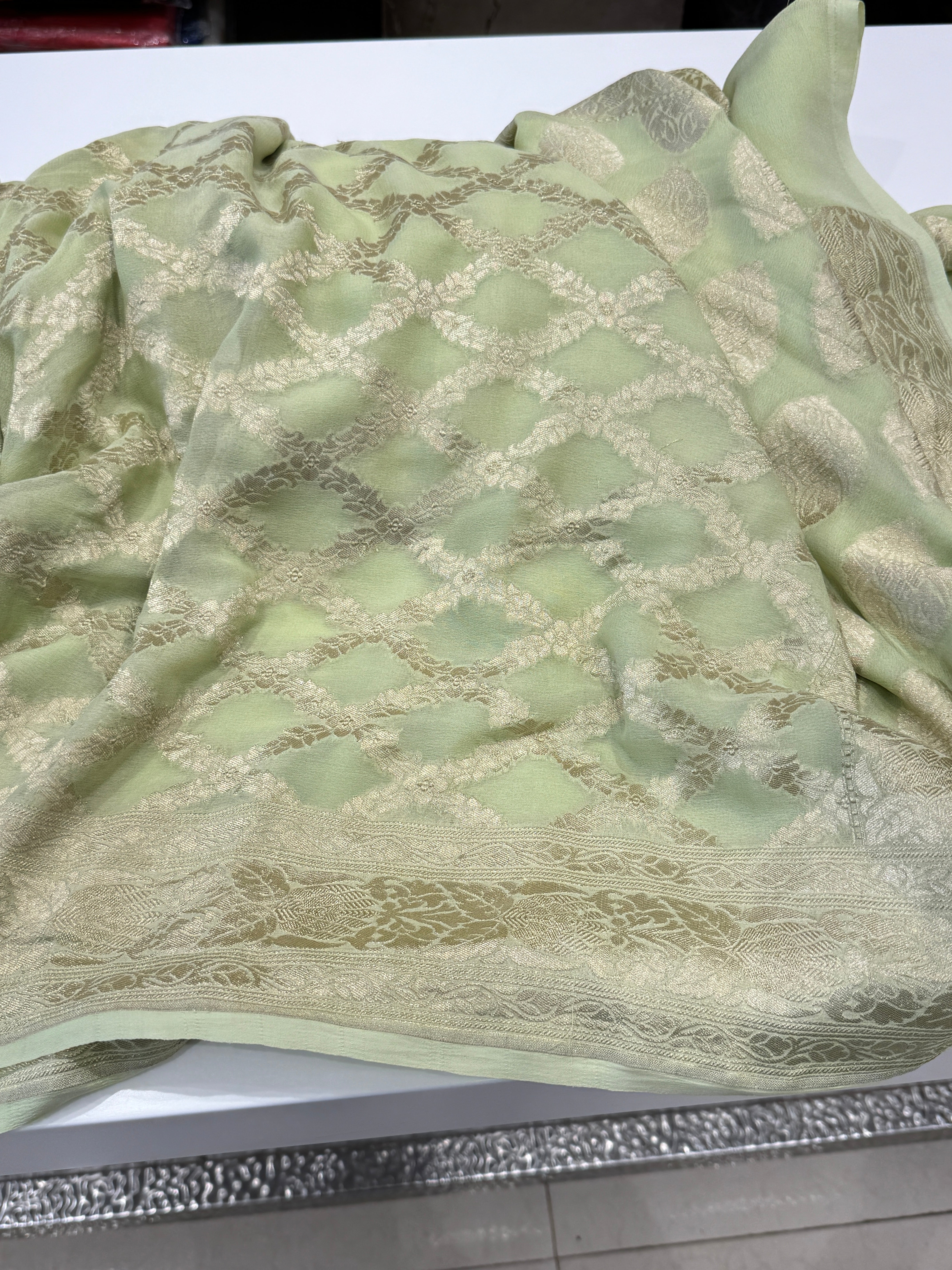 Light Pista Green Handloom Georgette Saree