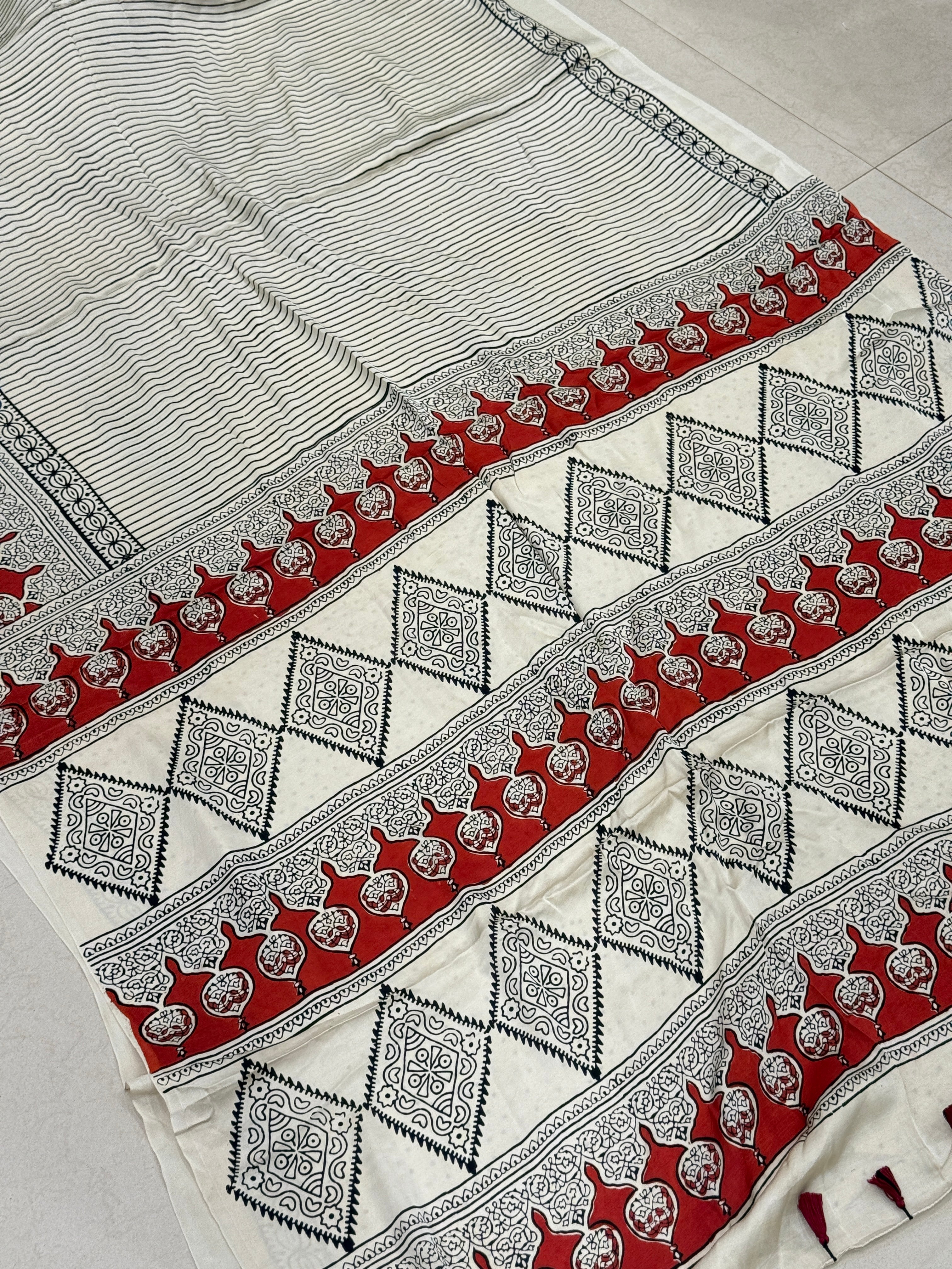 White Contemporary Temple Border Ajrakh Block Print Hand Pure Gajji Silk Saree