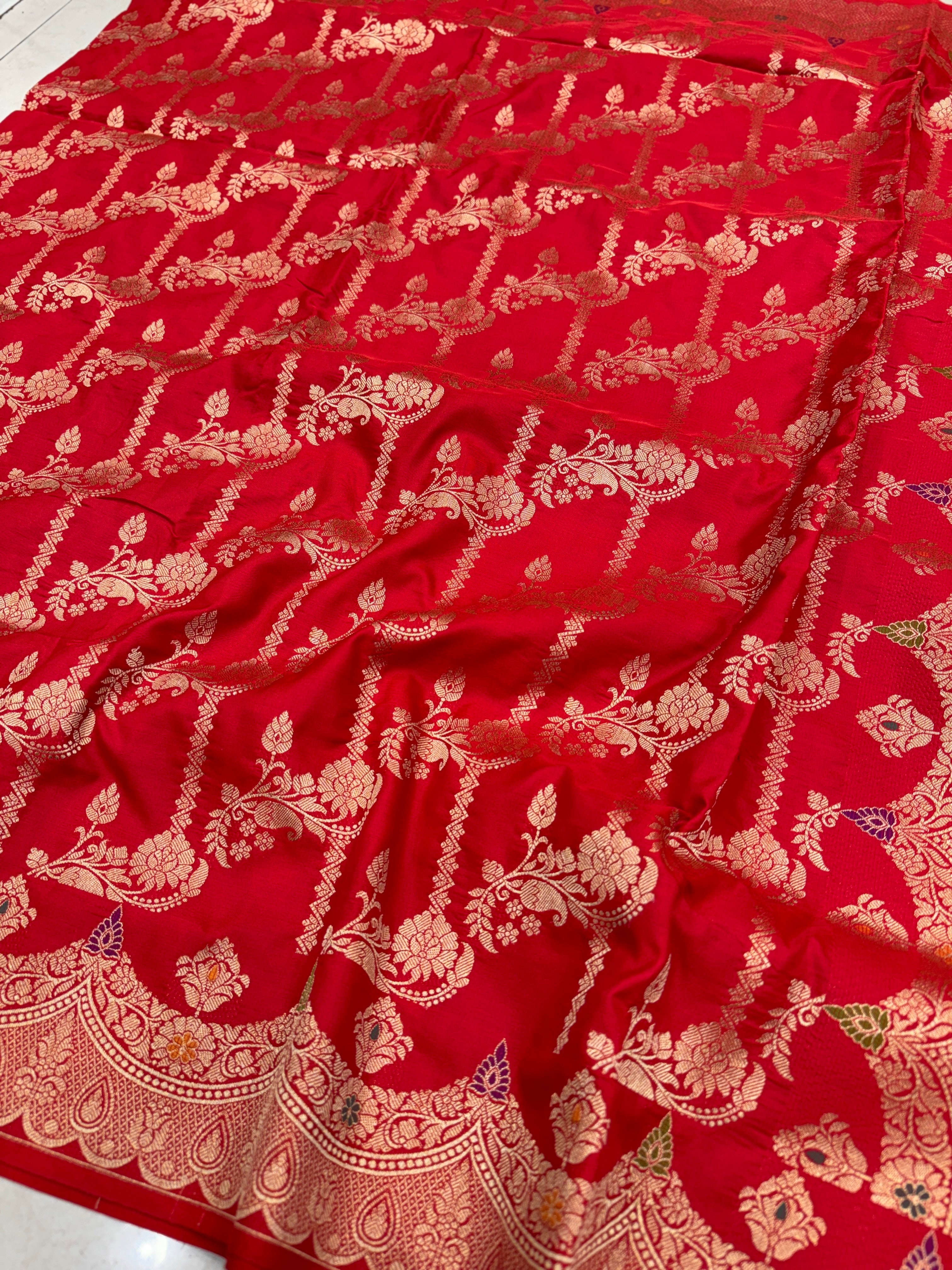 Red Leheriya Scallop Banarasi Silk Saree
