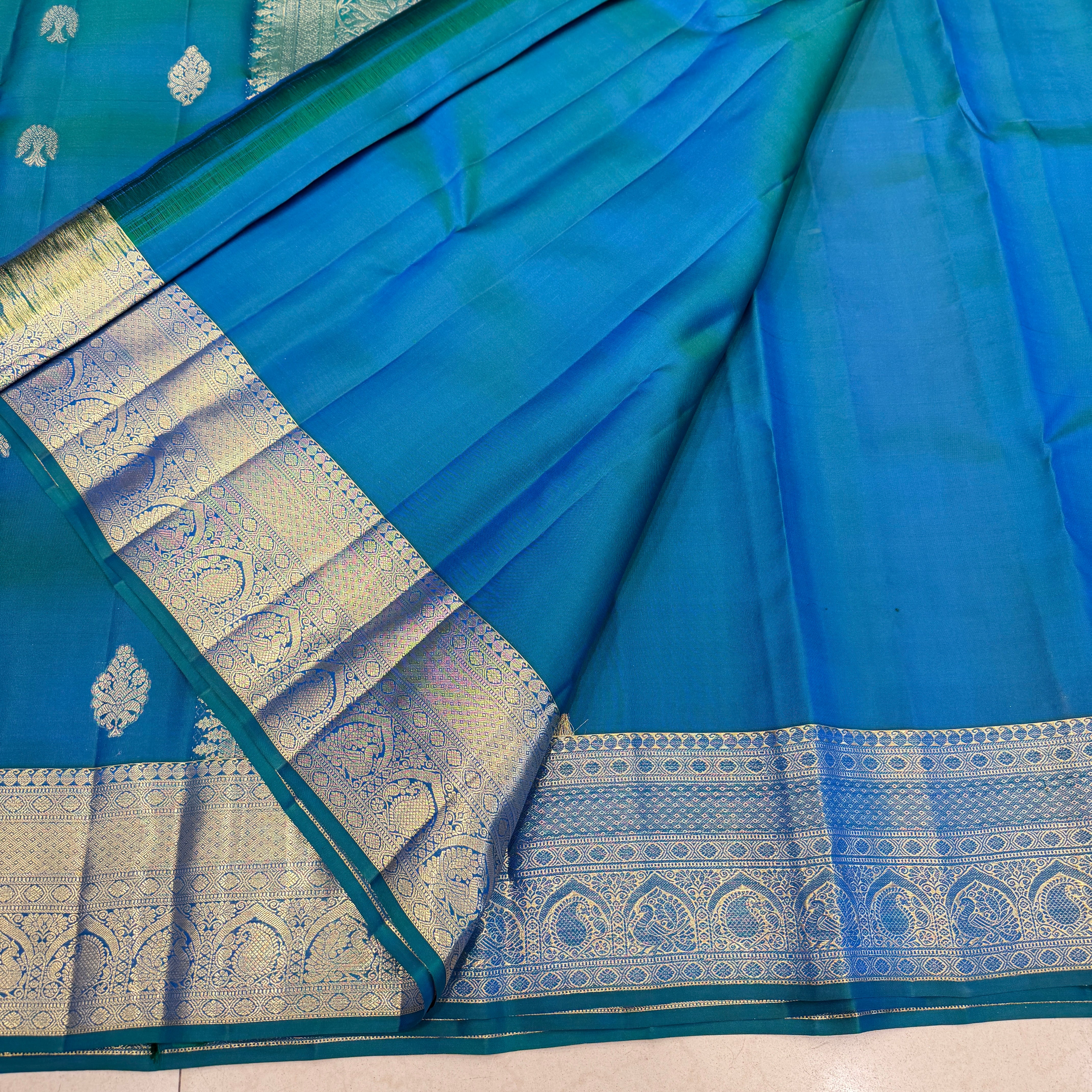 Rama Handloom Pure Silk Kanjivaram Traditional Buttas Saree