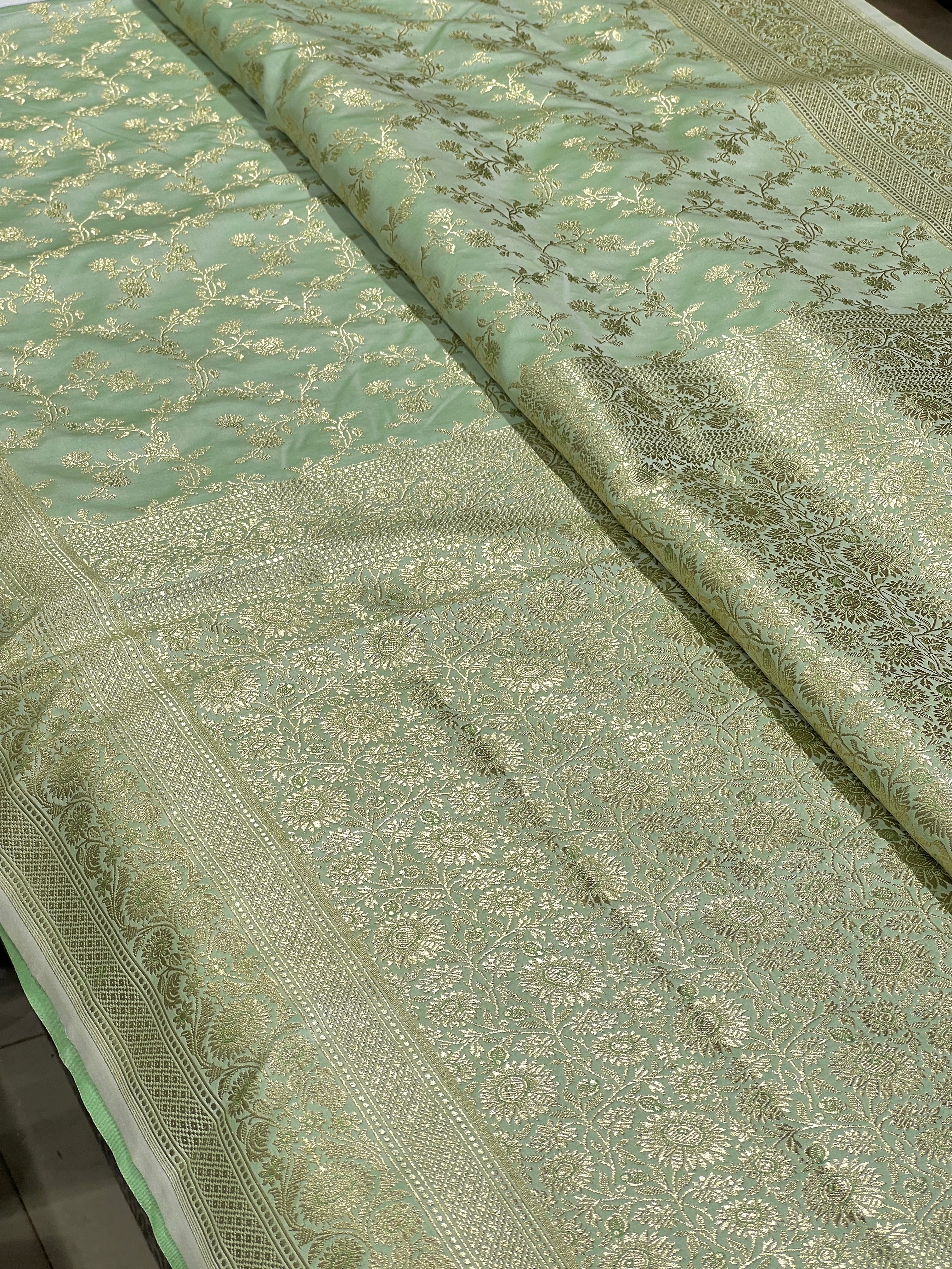 Light Pista Green Banarasi Flower Border Saree