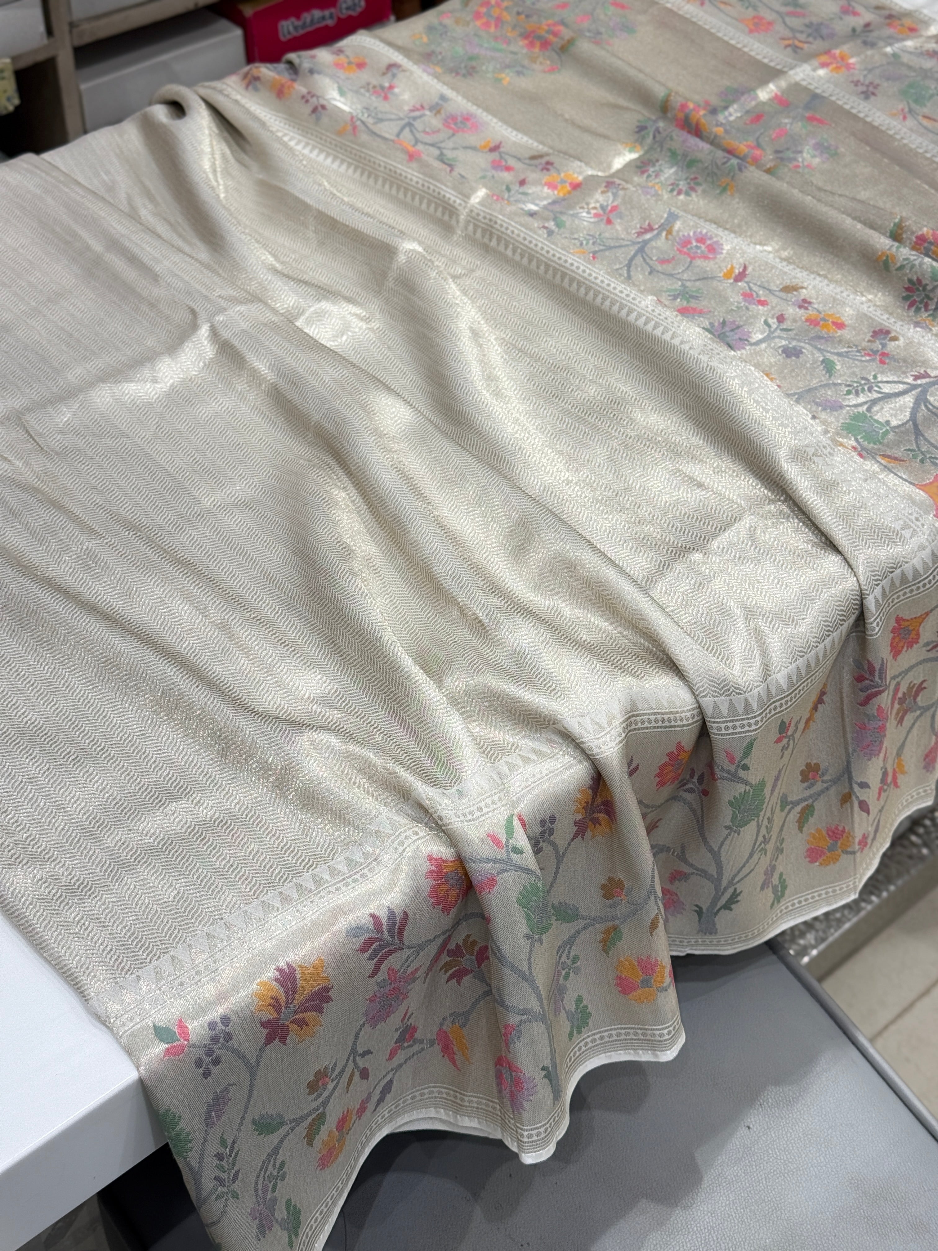 Silver Munga Tissue Paithani Saree