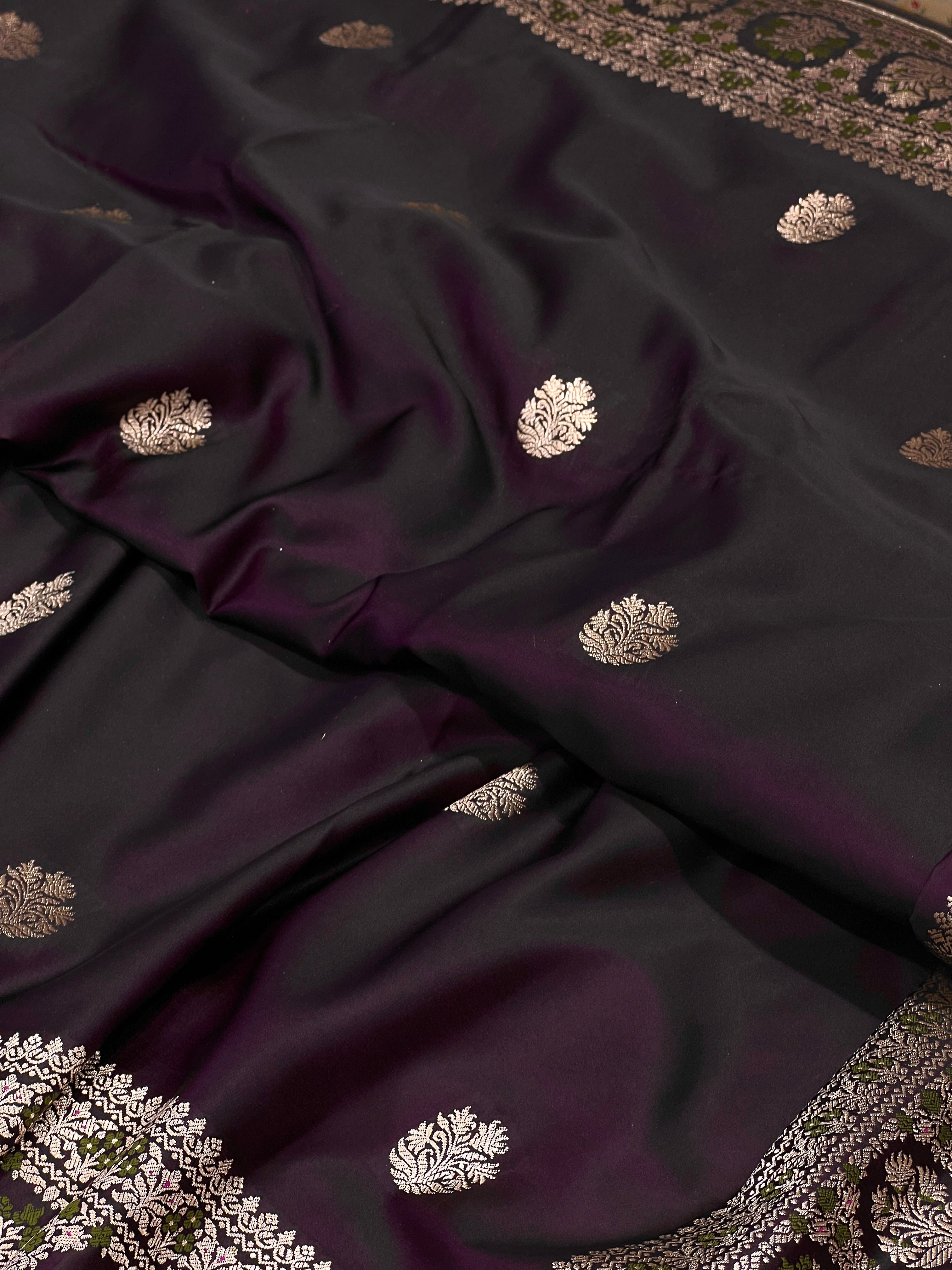 Wineish Purple Dhup Chav Banarasi Saree