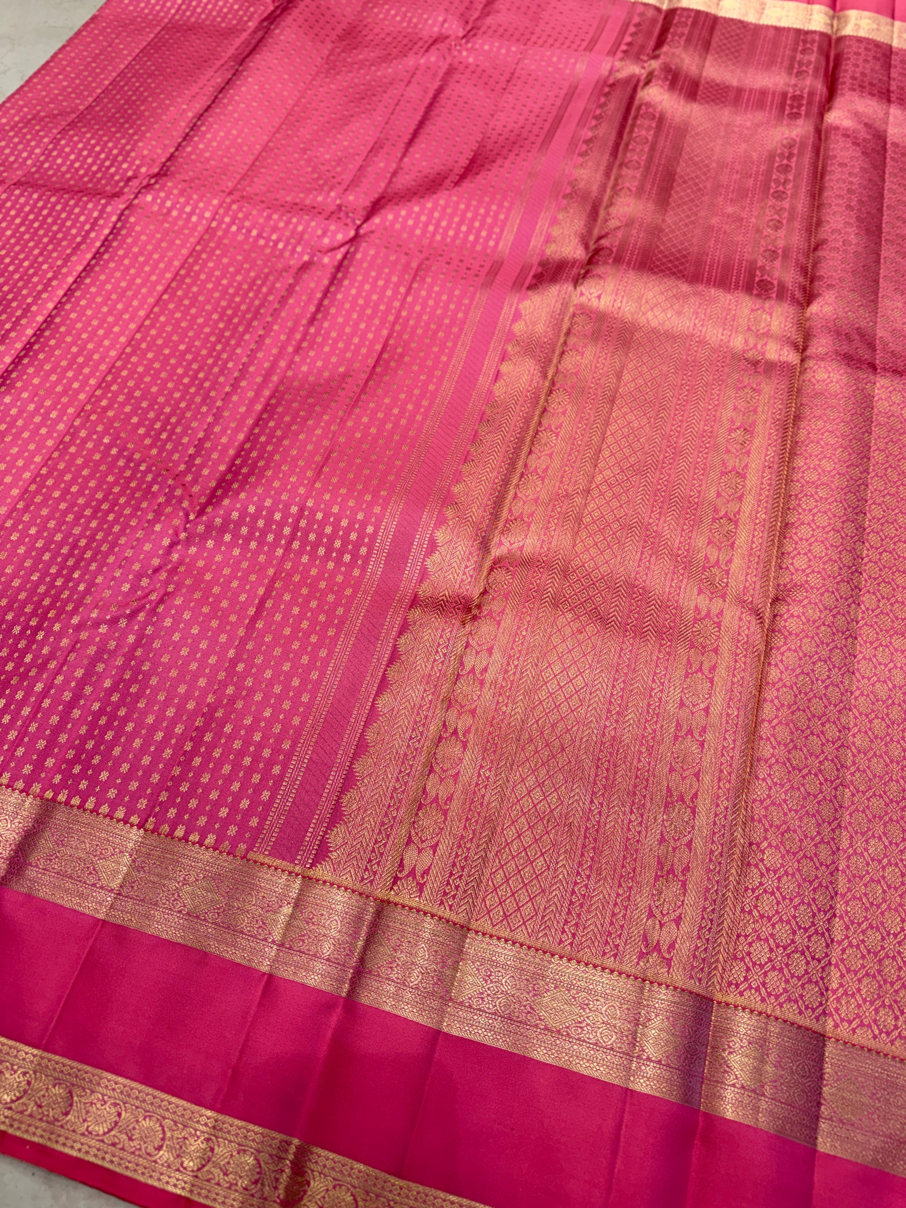 Light Pink Contemporary Weave Handloom Pure Silk Kanjivaram Saree