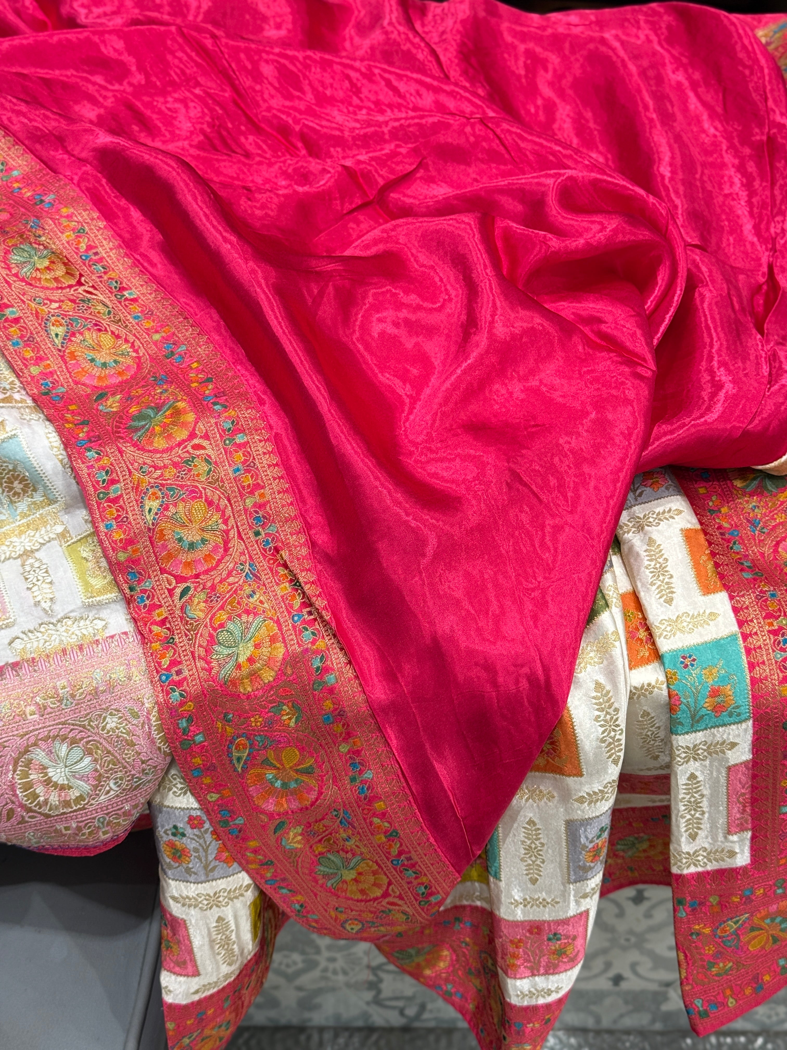 Moti White Box Check Banarasi Modal Satin Rangkat Saree