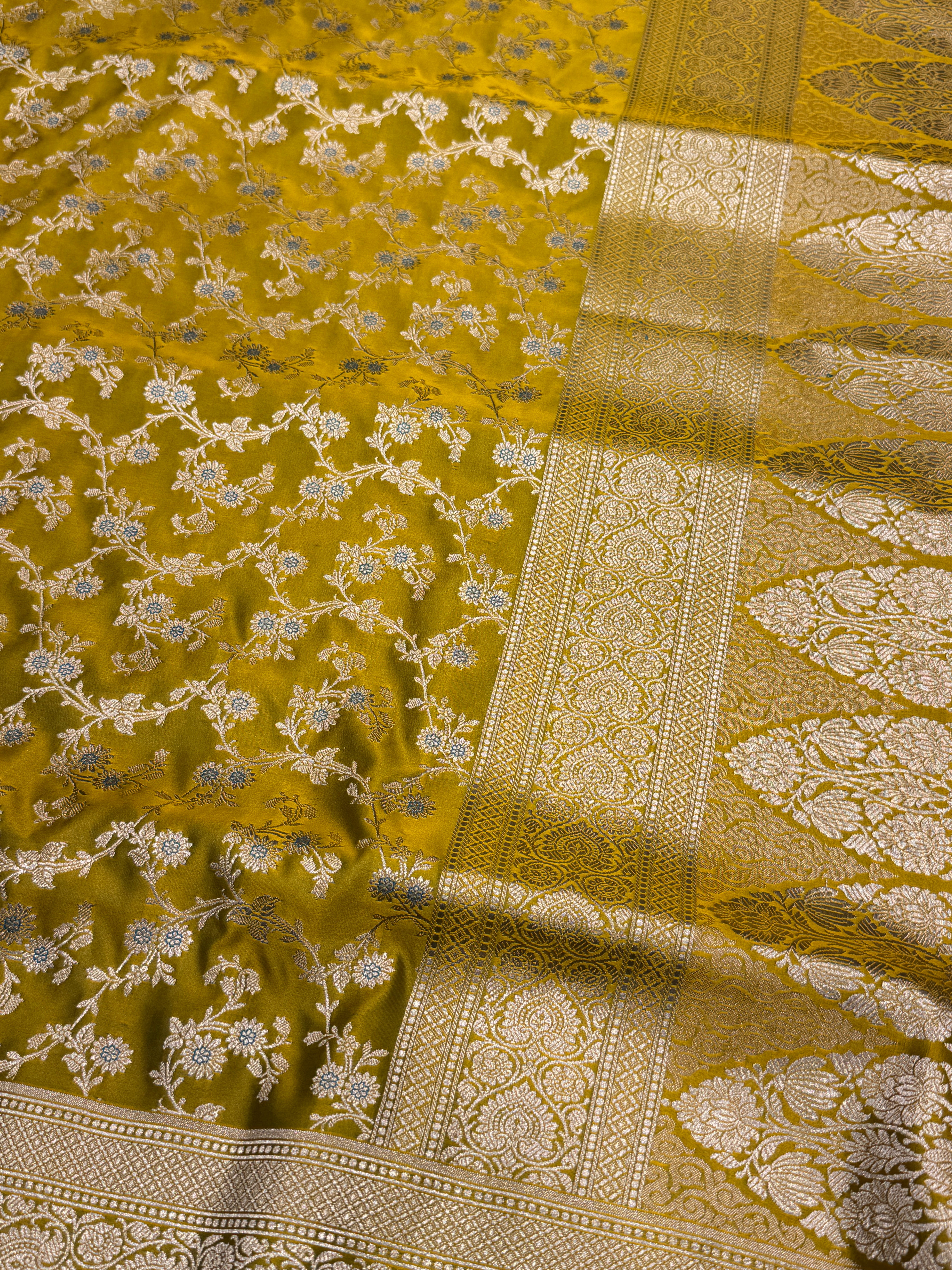 Yellowish Green Banarasi Silk Heart Border Saree