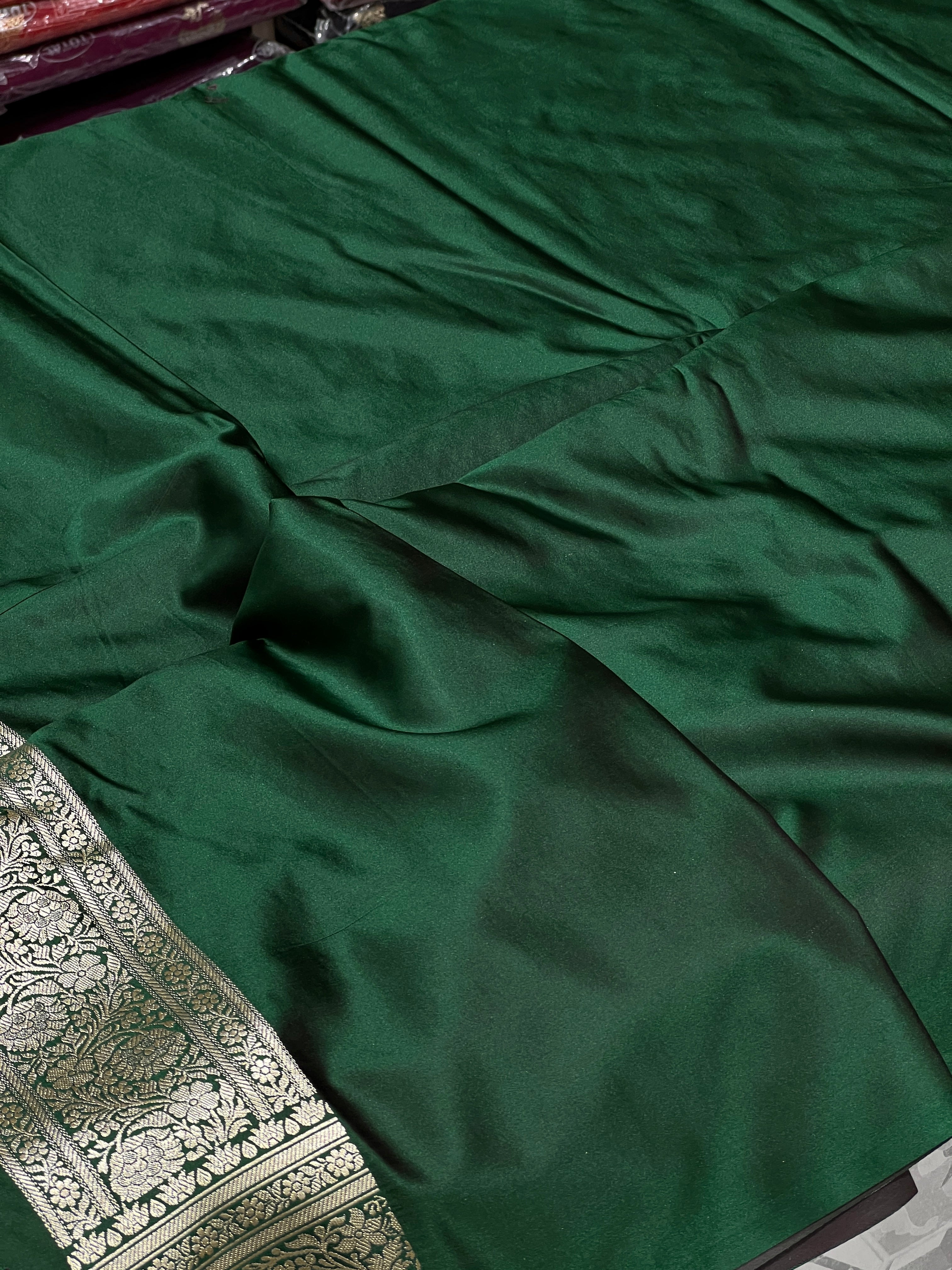 Bottle Green Banarasi Silk Crown Border Saree