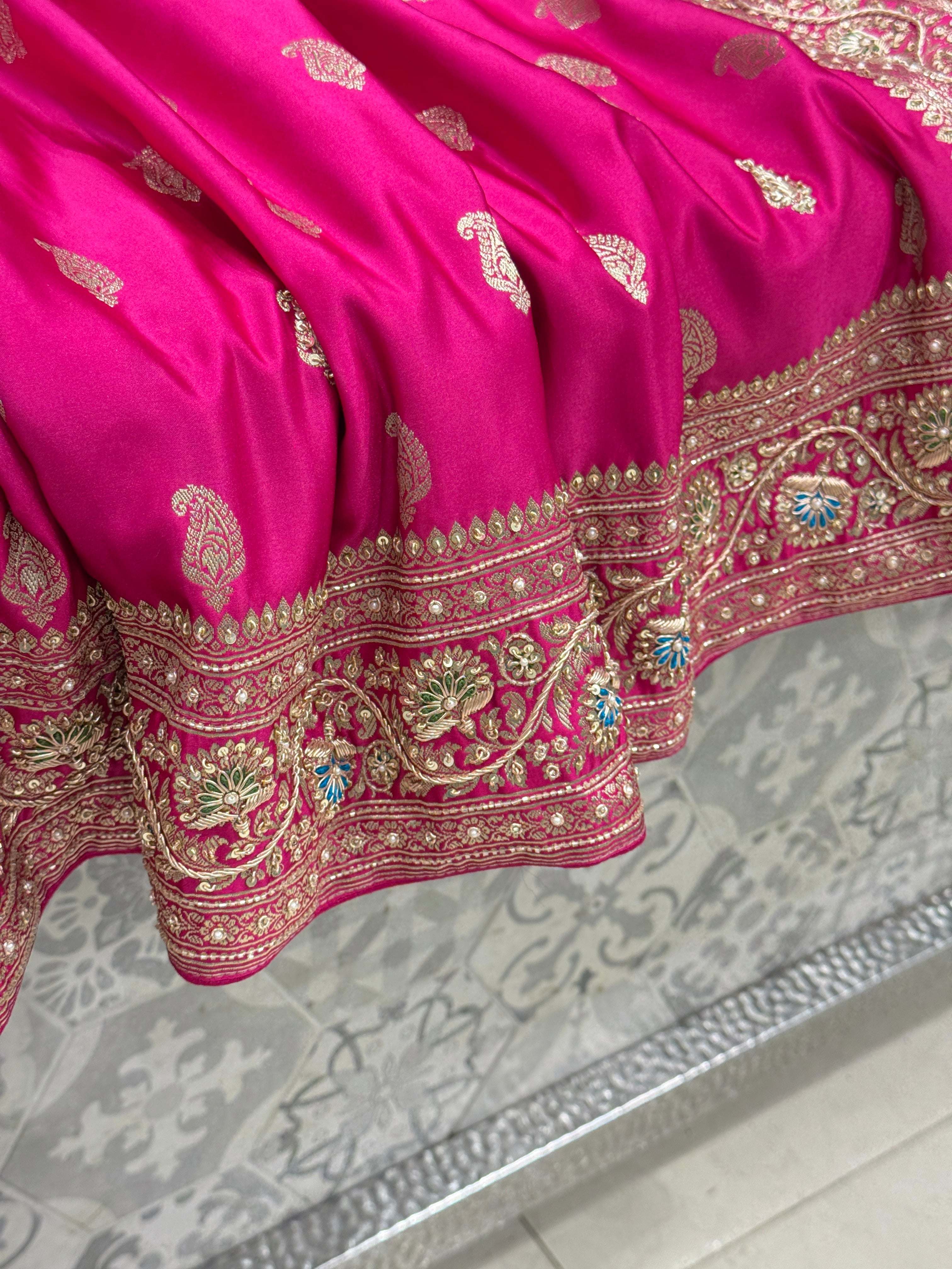 Rani Banarasi Silk Meenakari Border Hand Embroidery Saree