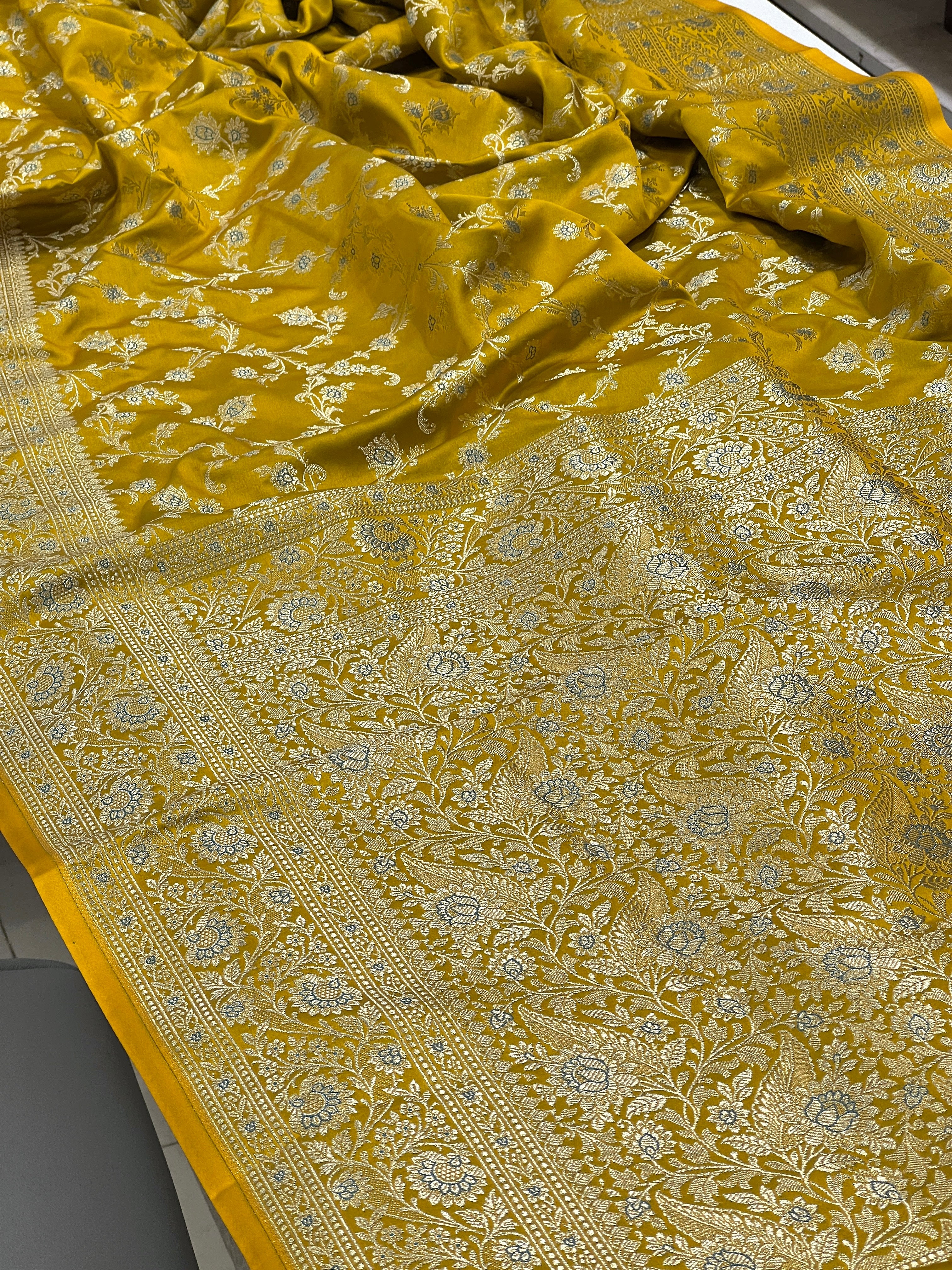 Yellowish Green Banarasi Upside Down Border Saree