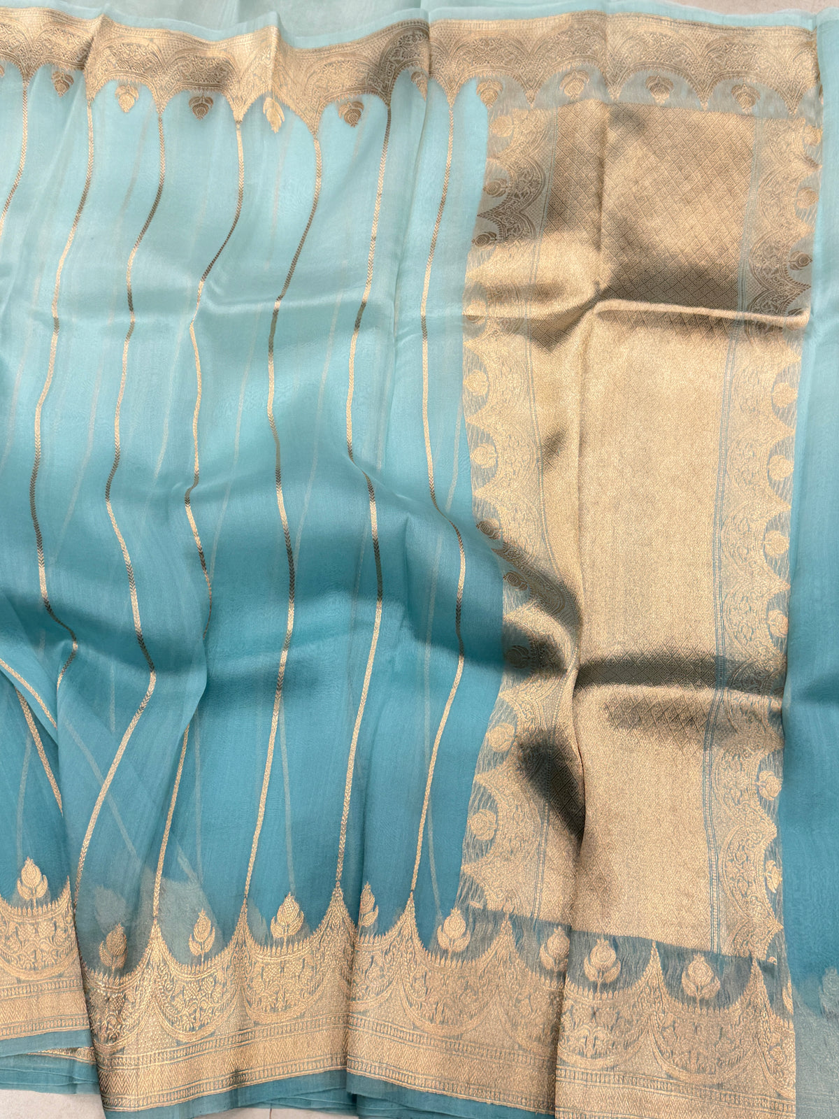 Blue Shaded Contemporary Handloom Banarasi Kora Silk Saree
