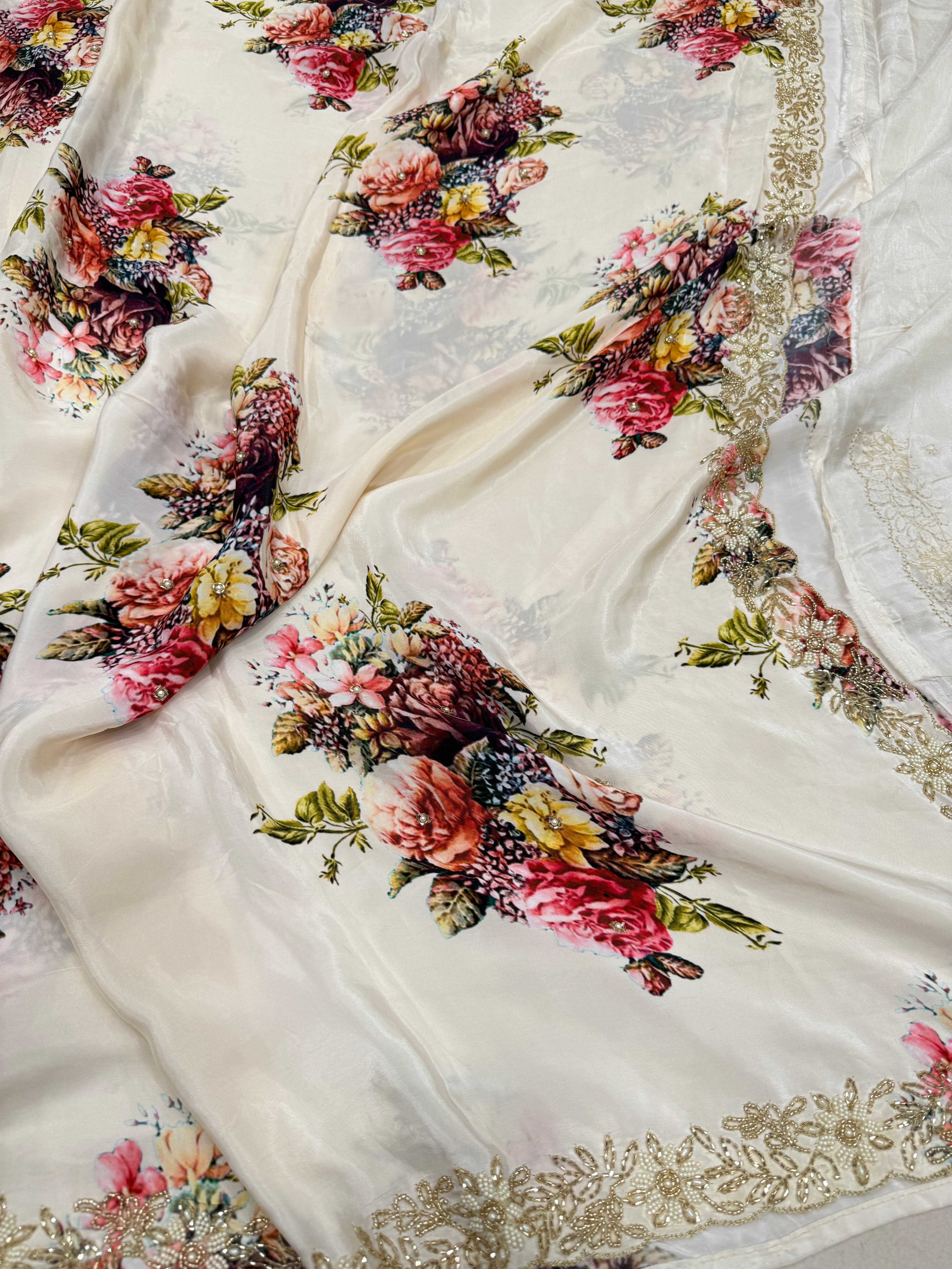 Moti Wite Floral Muslin Print Hand Embroidery Saree