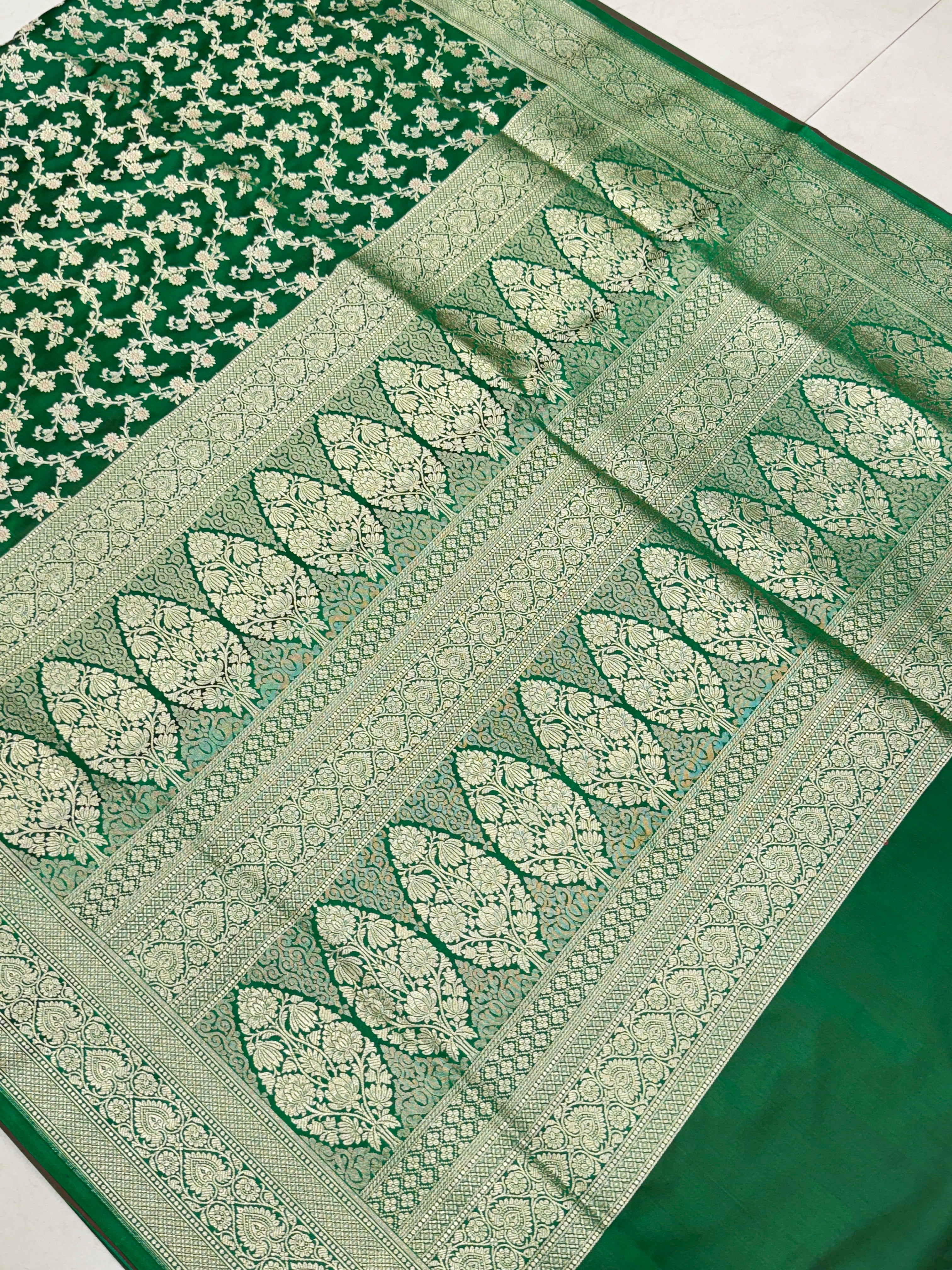 Bottle Green Banarasi Silk Heart Border Saree